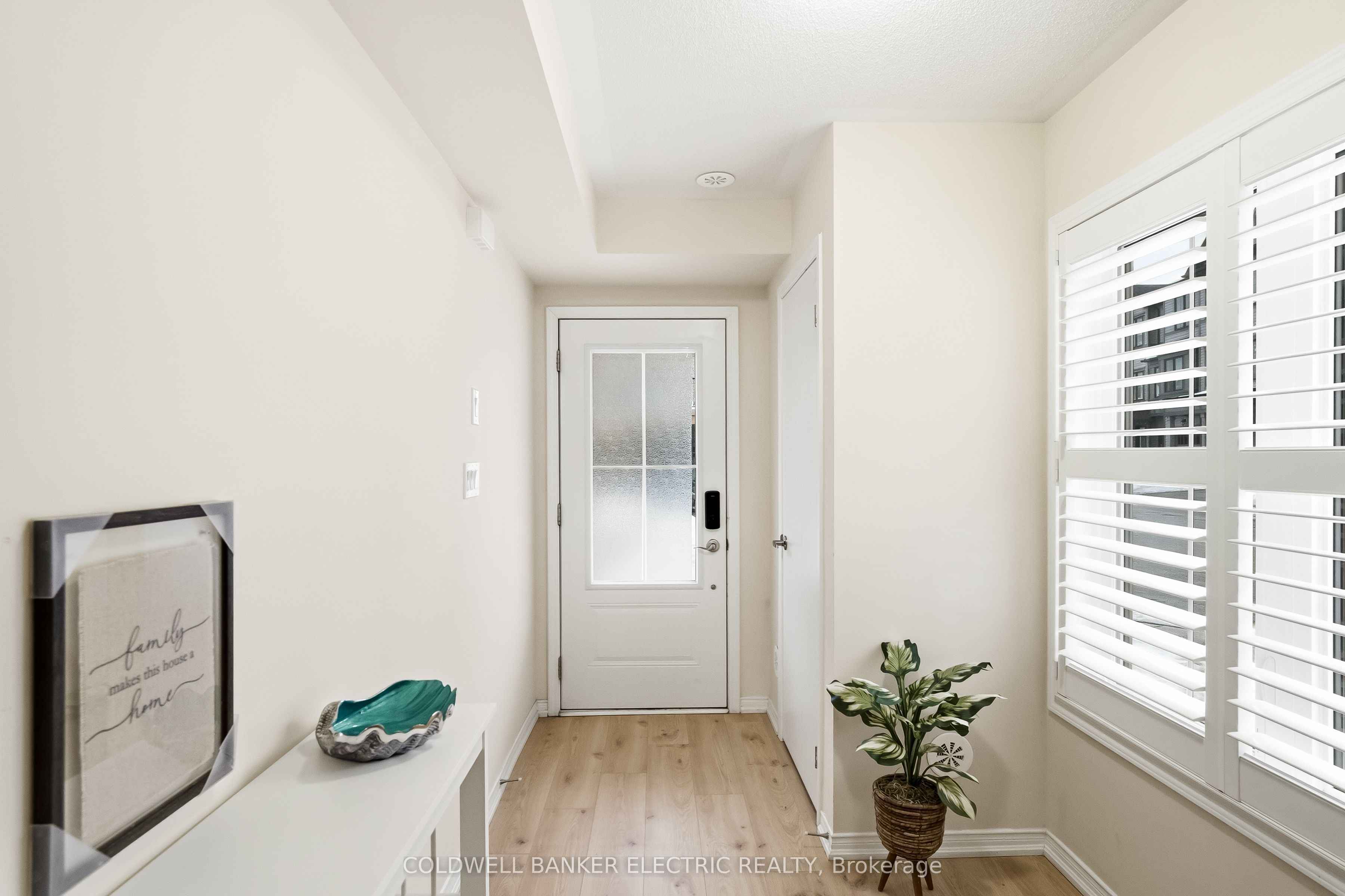 1 Loana Lane Property Photo 6