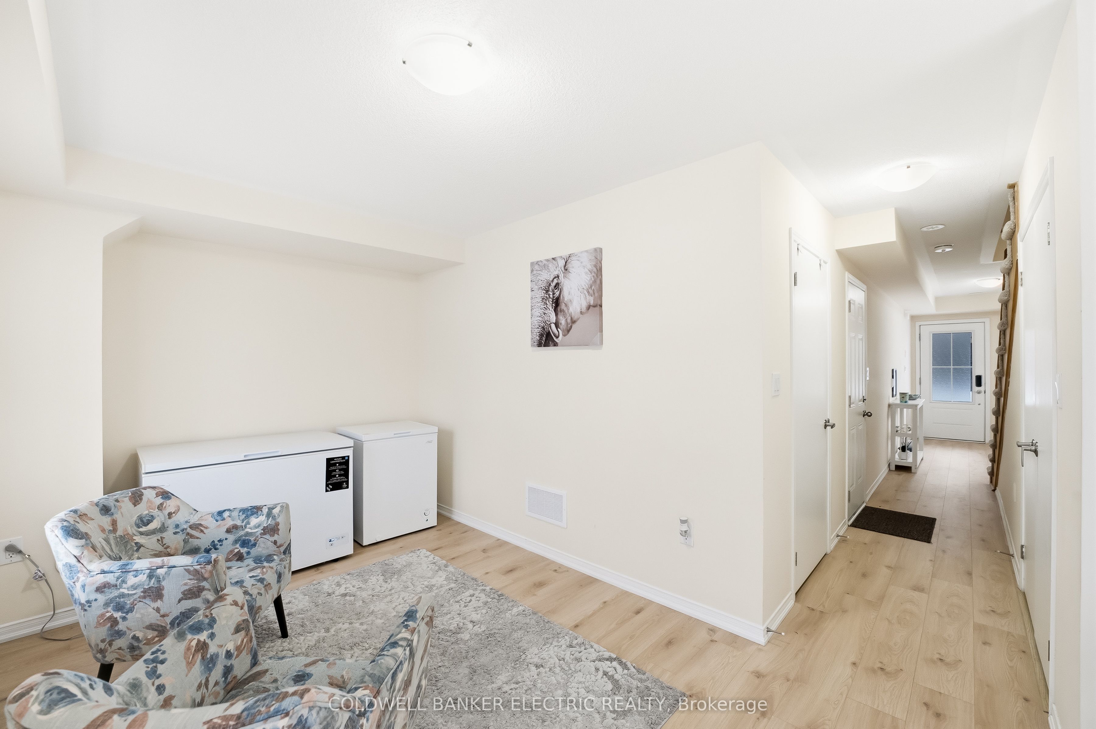 1 Loana Lane Property Photo 8