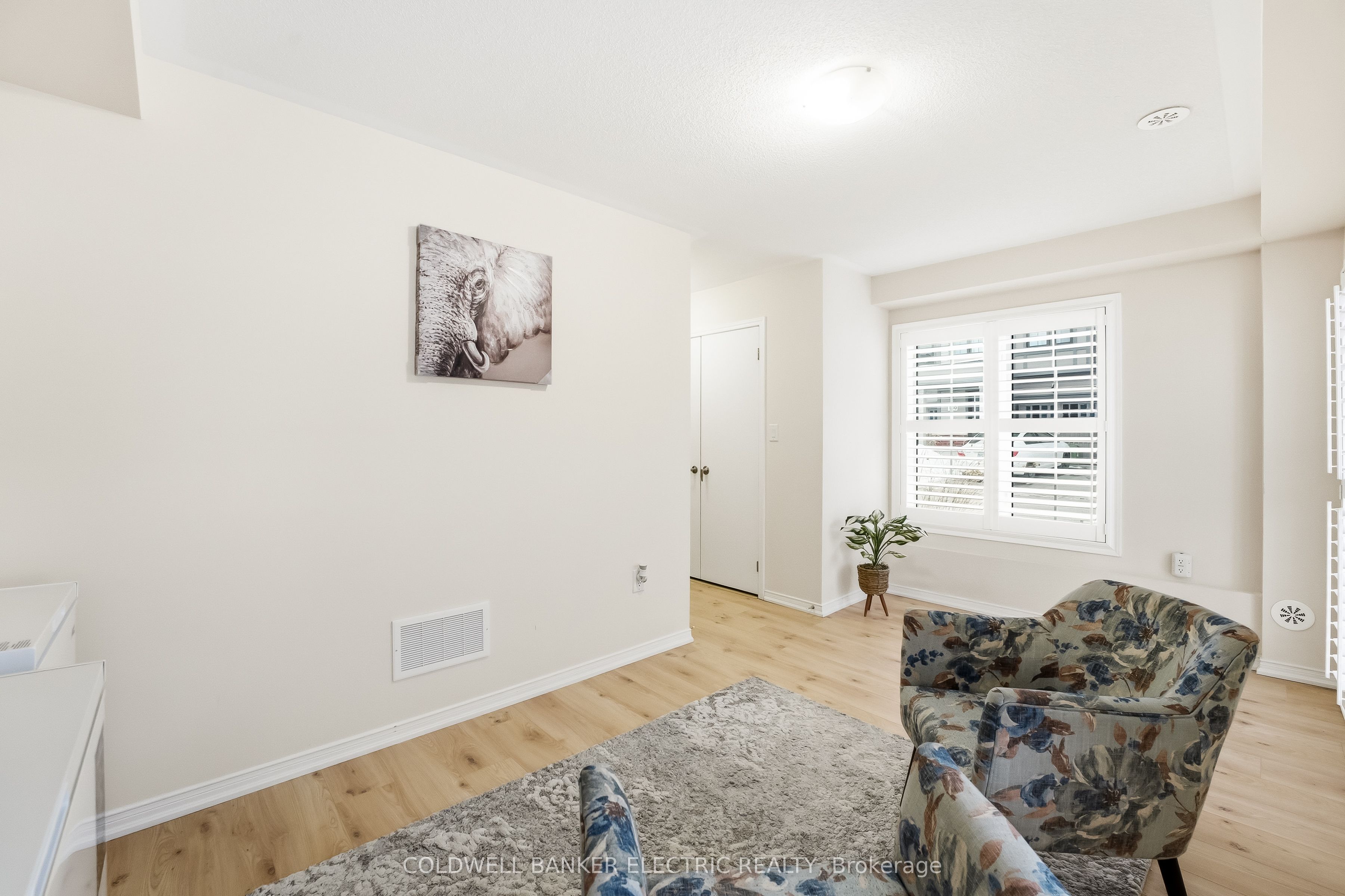 1 Loana Lane Property Photo 9