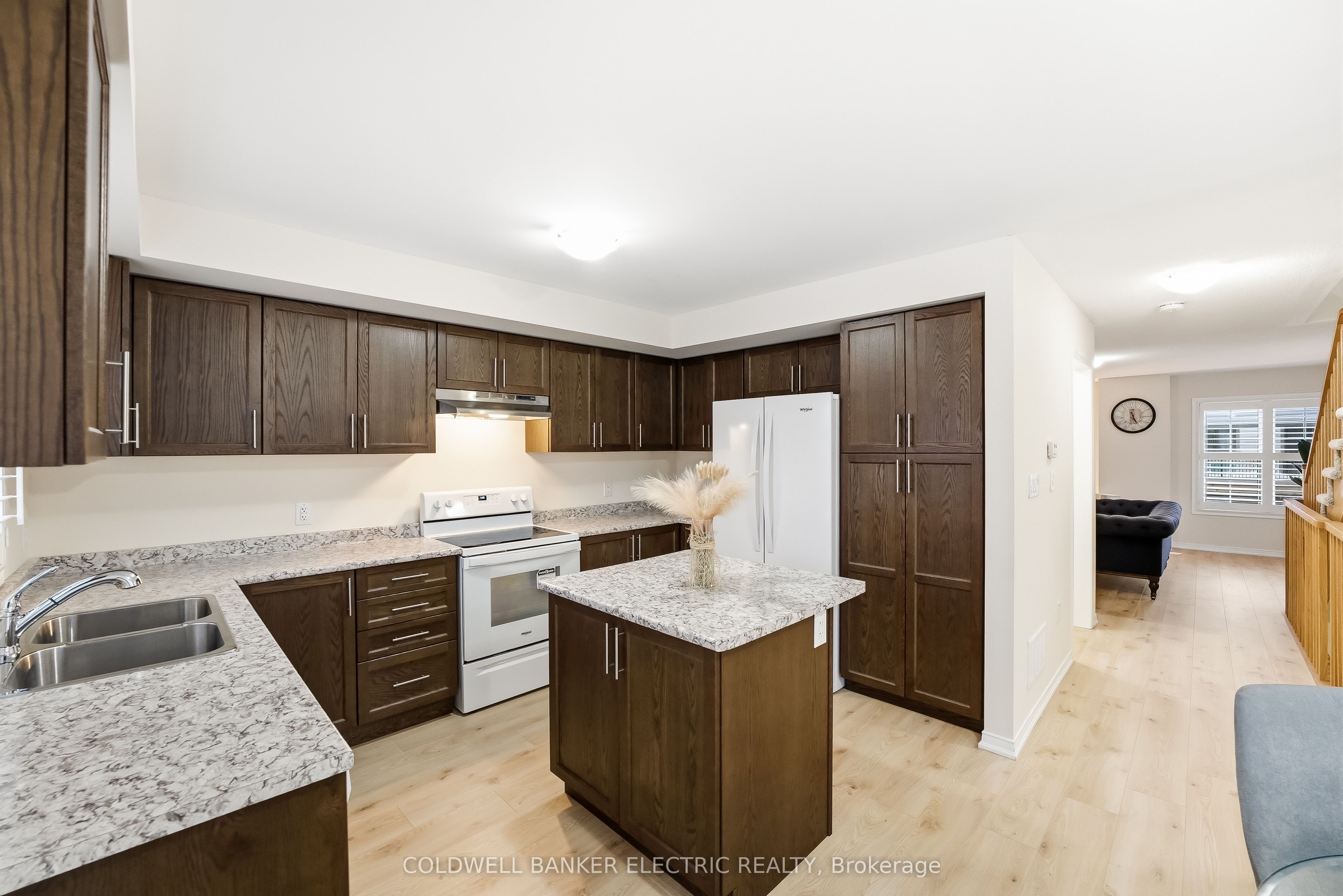 1 Loana Lane Property Photo 17