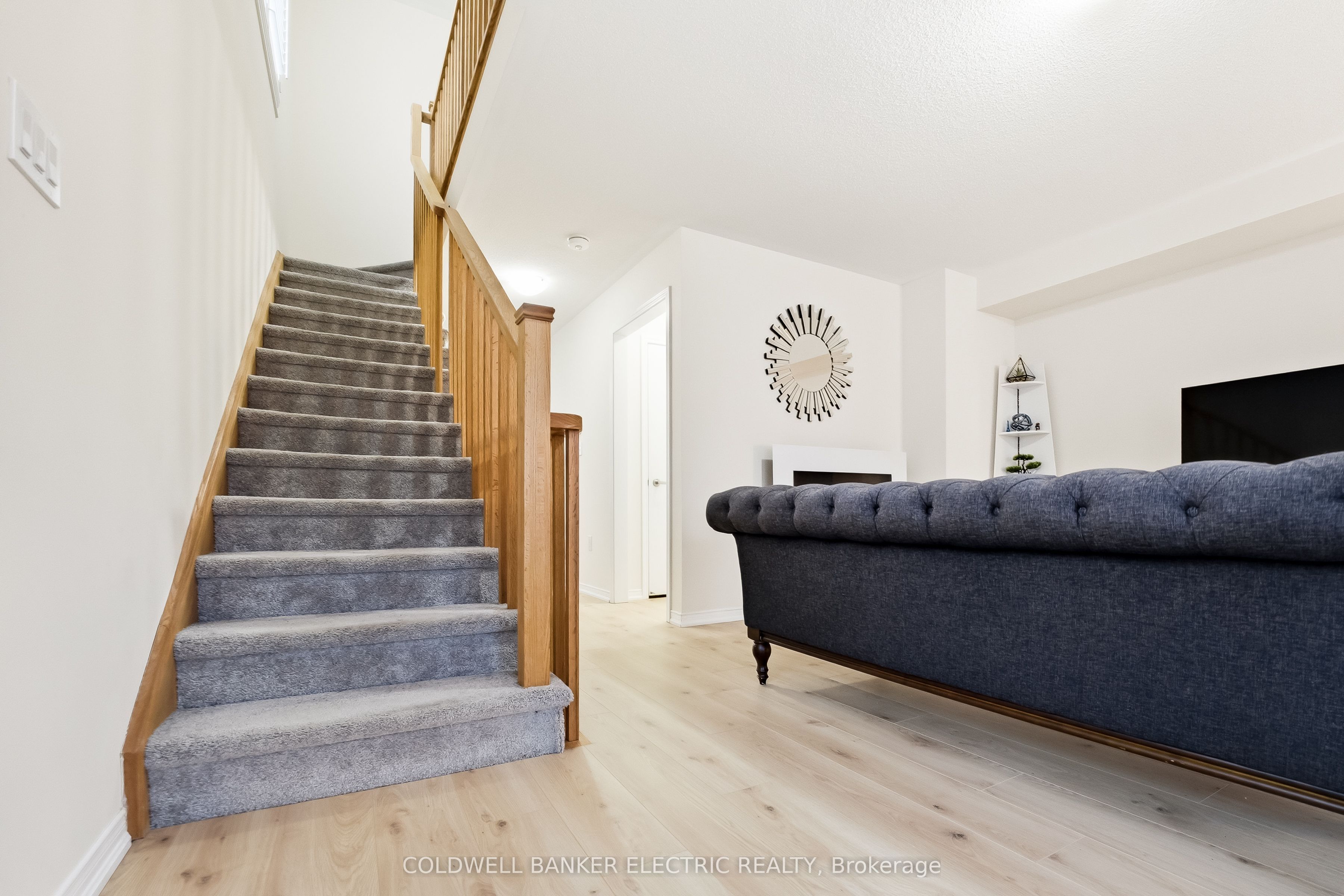 1 Loana Lane Property Photo 23