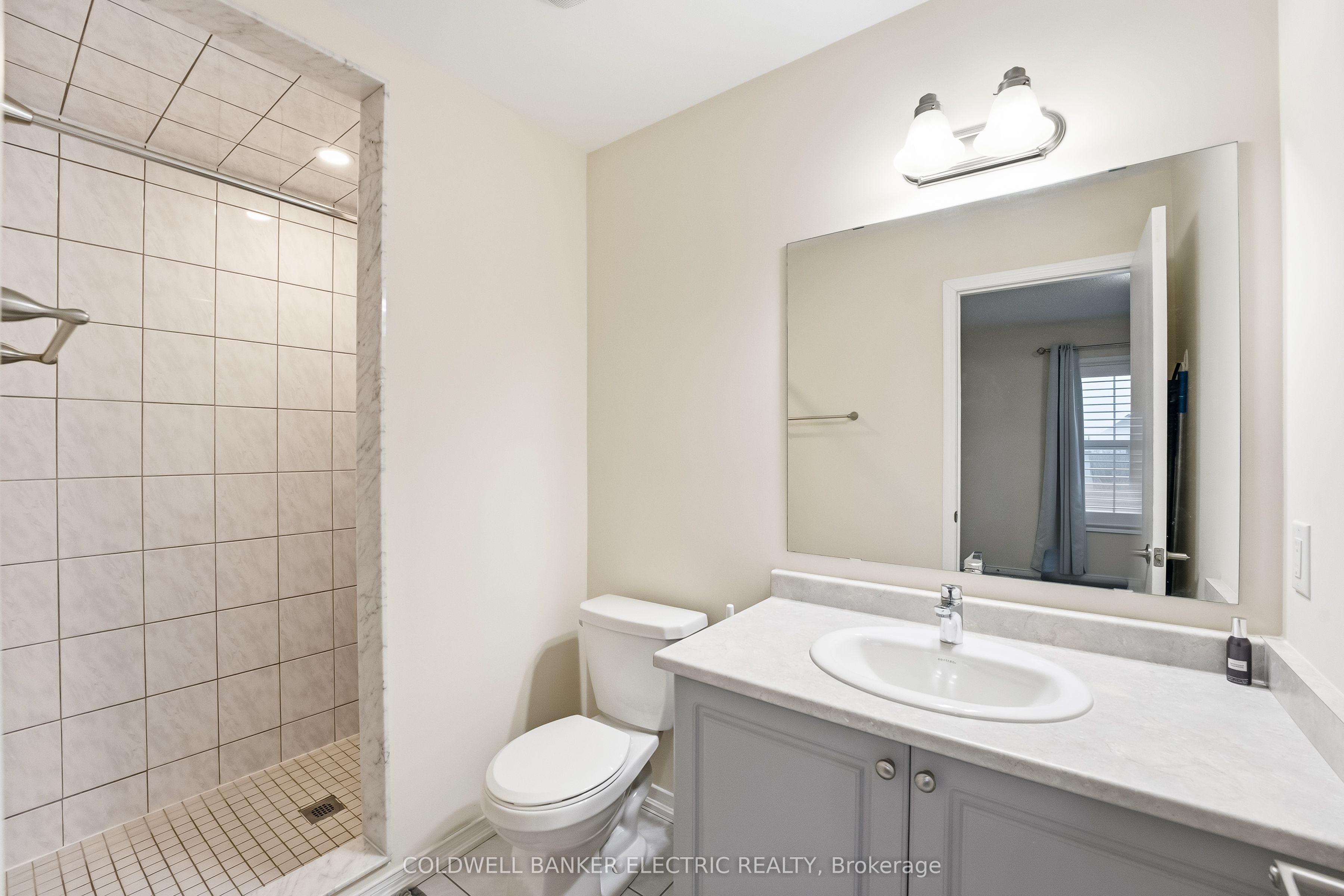 1 Loana Lane Property Photo 27