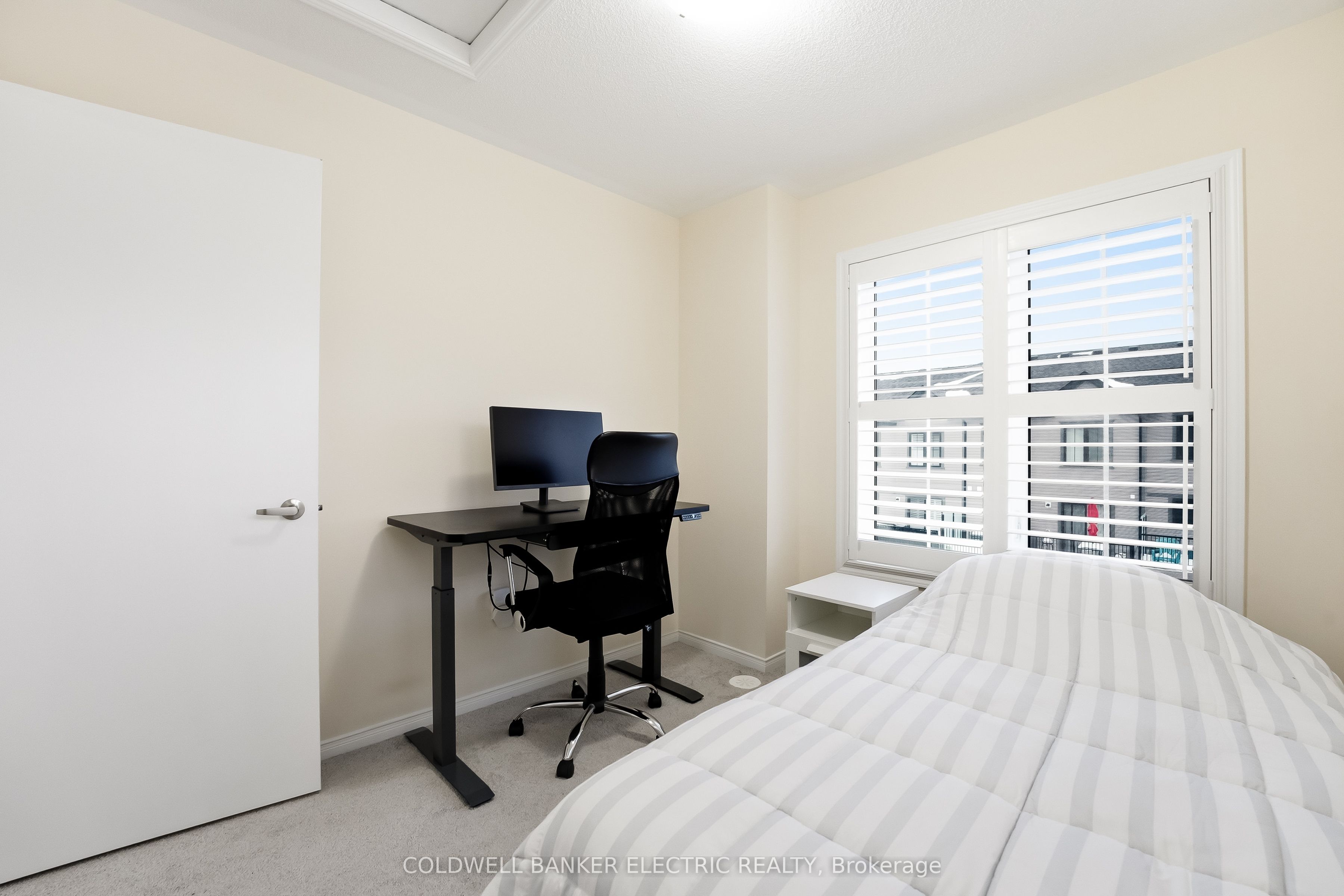 1 Loana Lane Property Photo 28