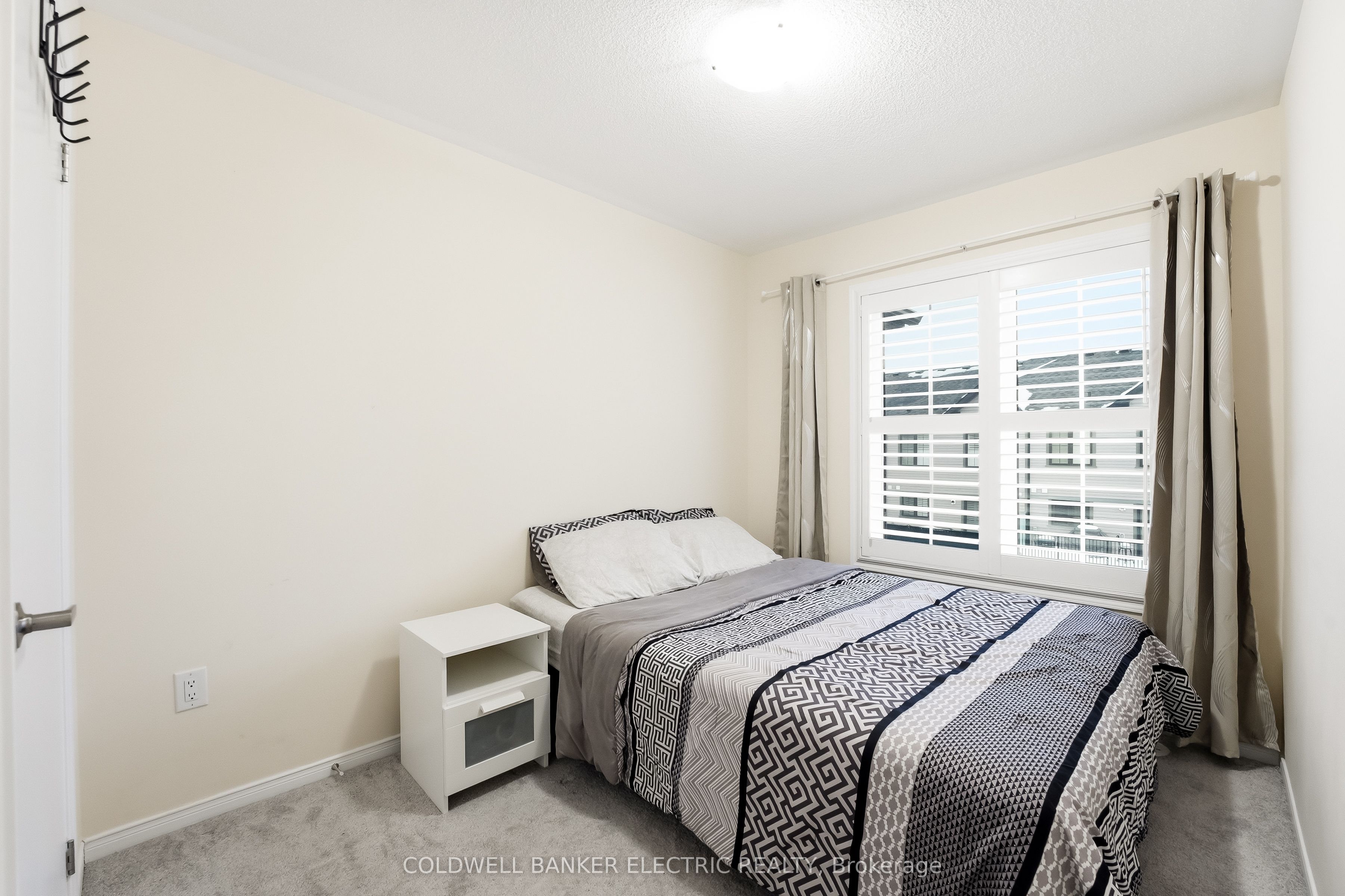 1 Loana Lane Property Photo 29