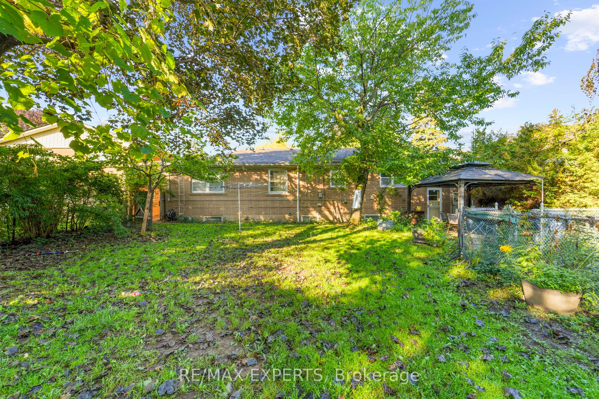 19 Duncombe Boulevard Property Photo 8