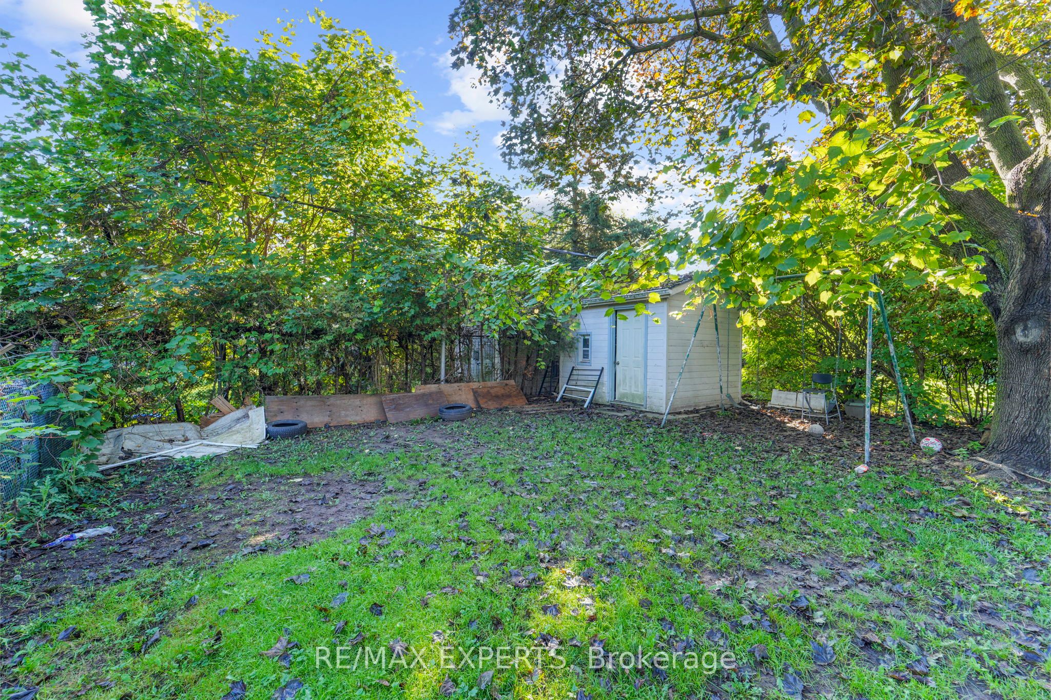 19 Duncombe Boulevard Property Photo 10