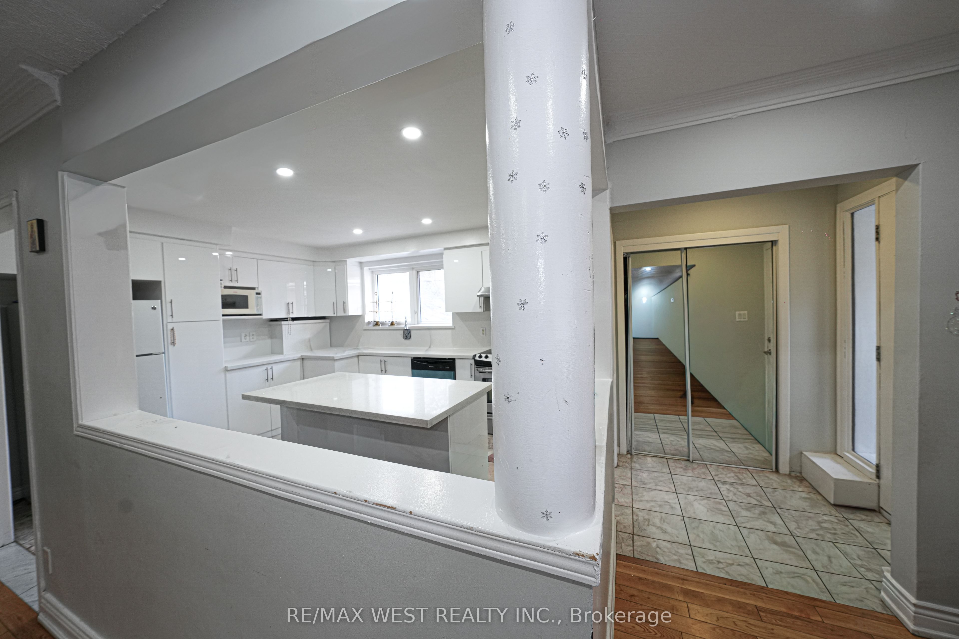 812 Kennedy Road Property Photo 6