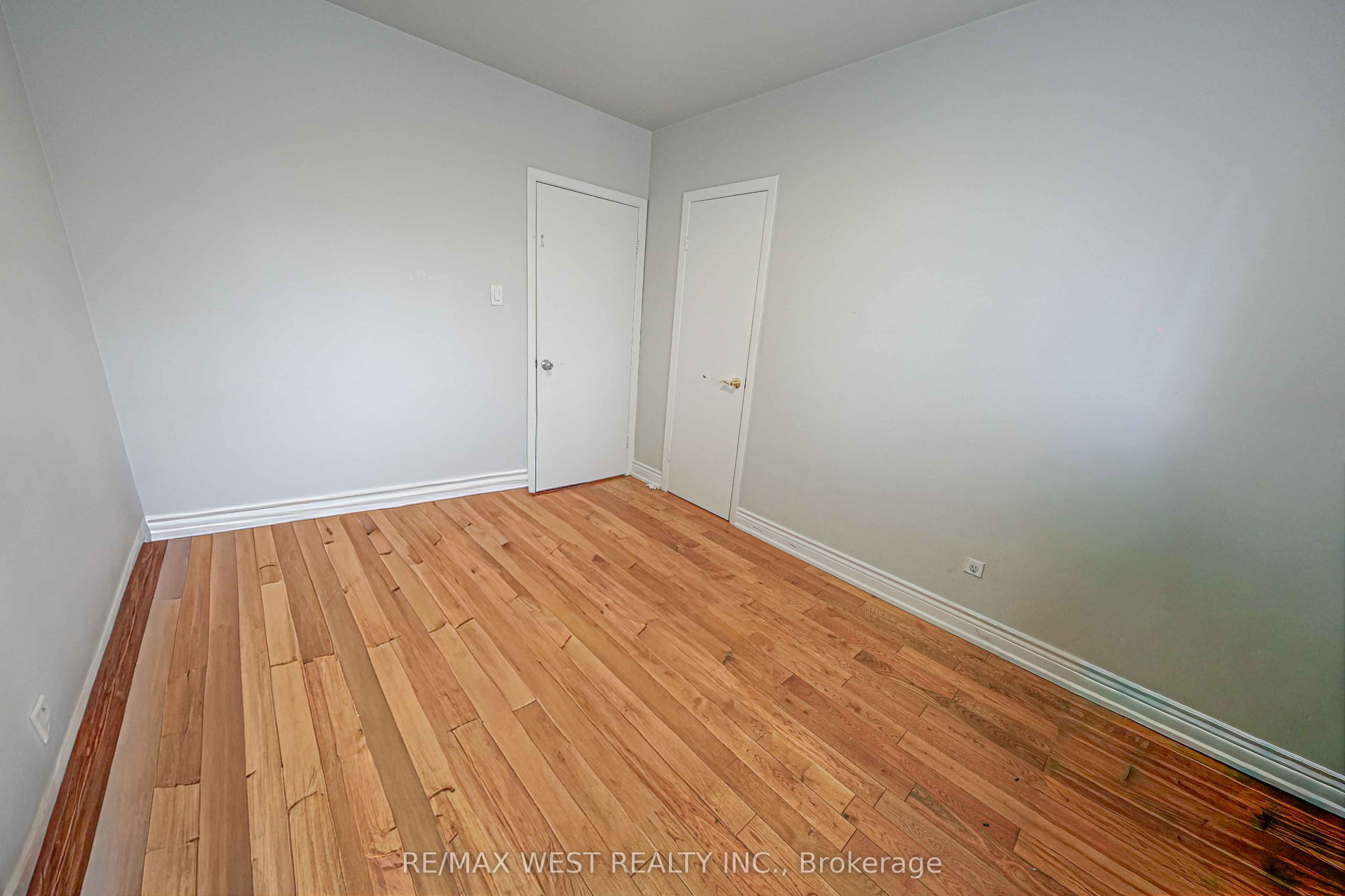 812 Kennedy Road Property Photo 10