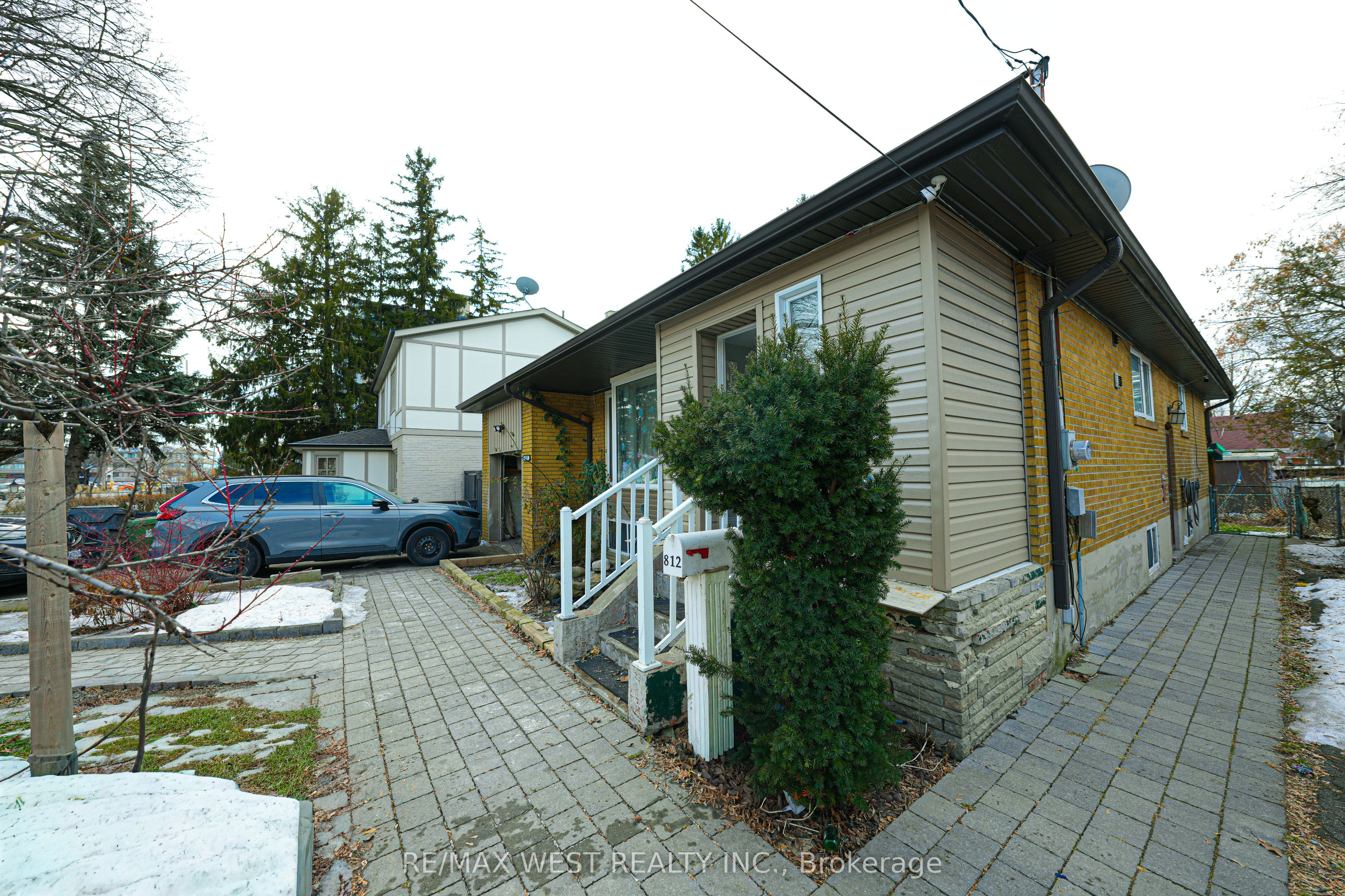 812 Kennedy Road Property Photo 20