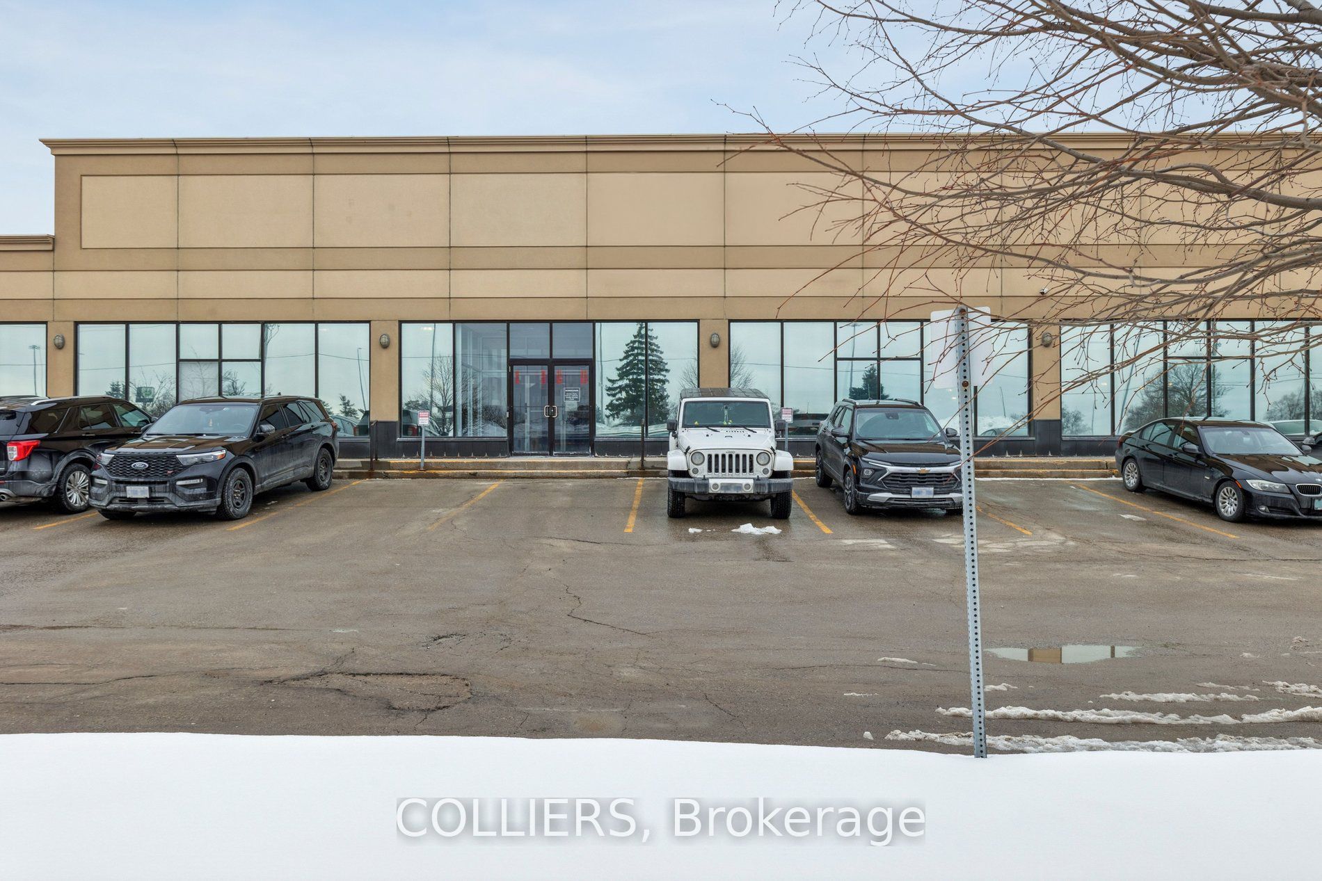 59 Westney Road S Property Photo 1
