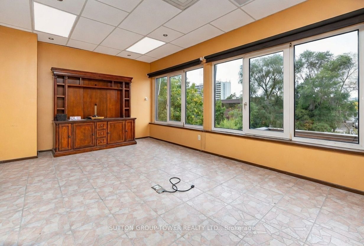 6 Collinsgrove Road Property Photo 6