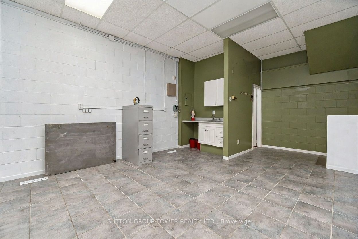 6 Collinsgrove Road Property Photo 10