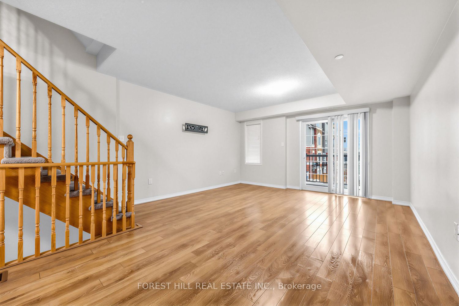 2516 Rosedrop Path Property Photo 2