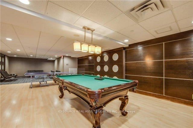 190 Borough Drive 1611 Property Photo 10