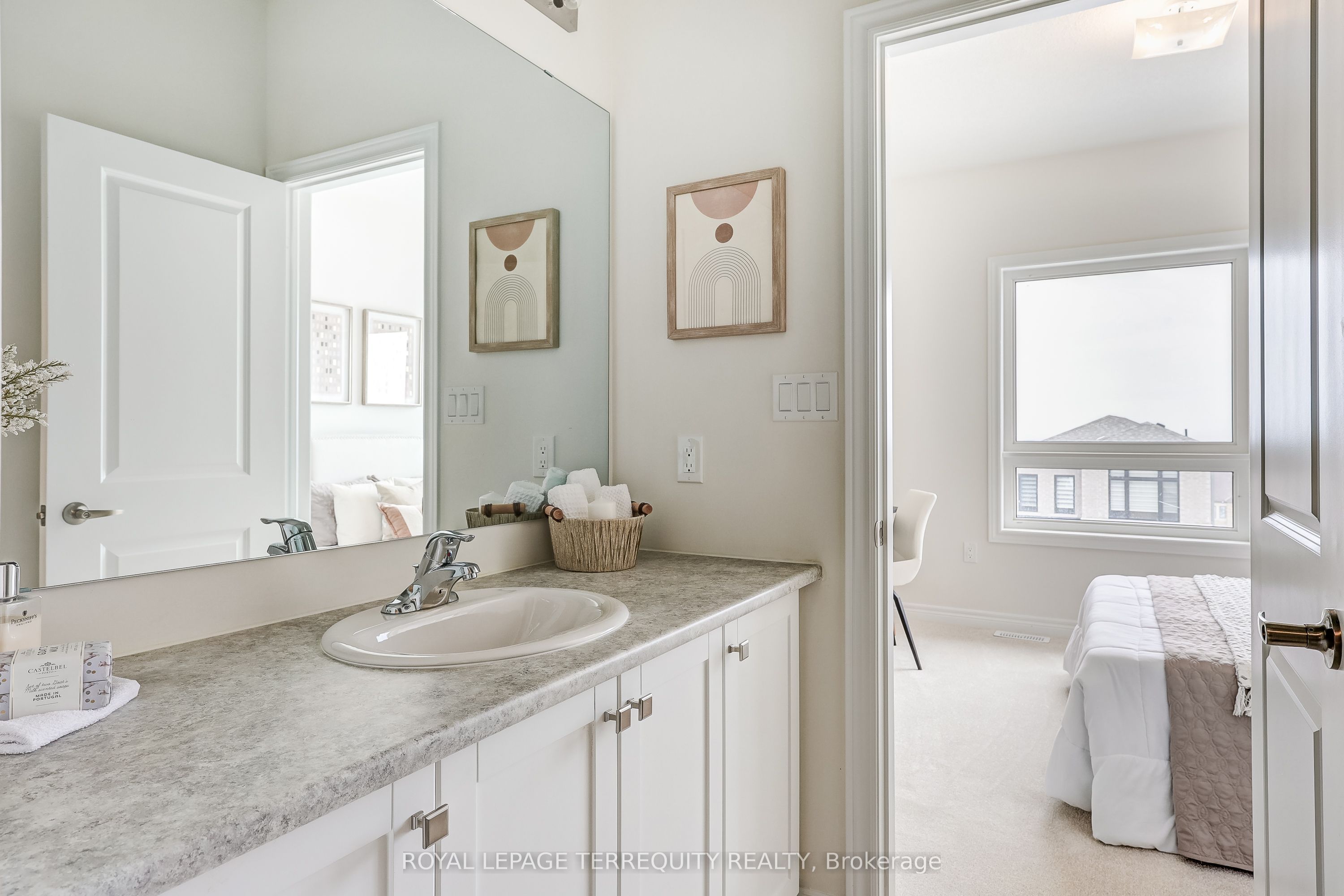 1226 Talisman Manor Property Photo 37