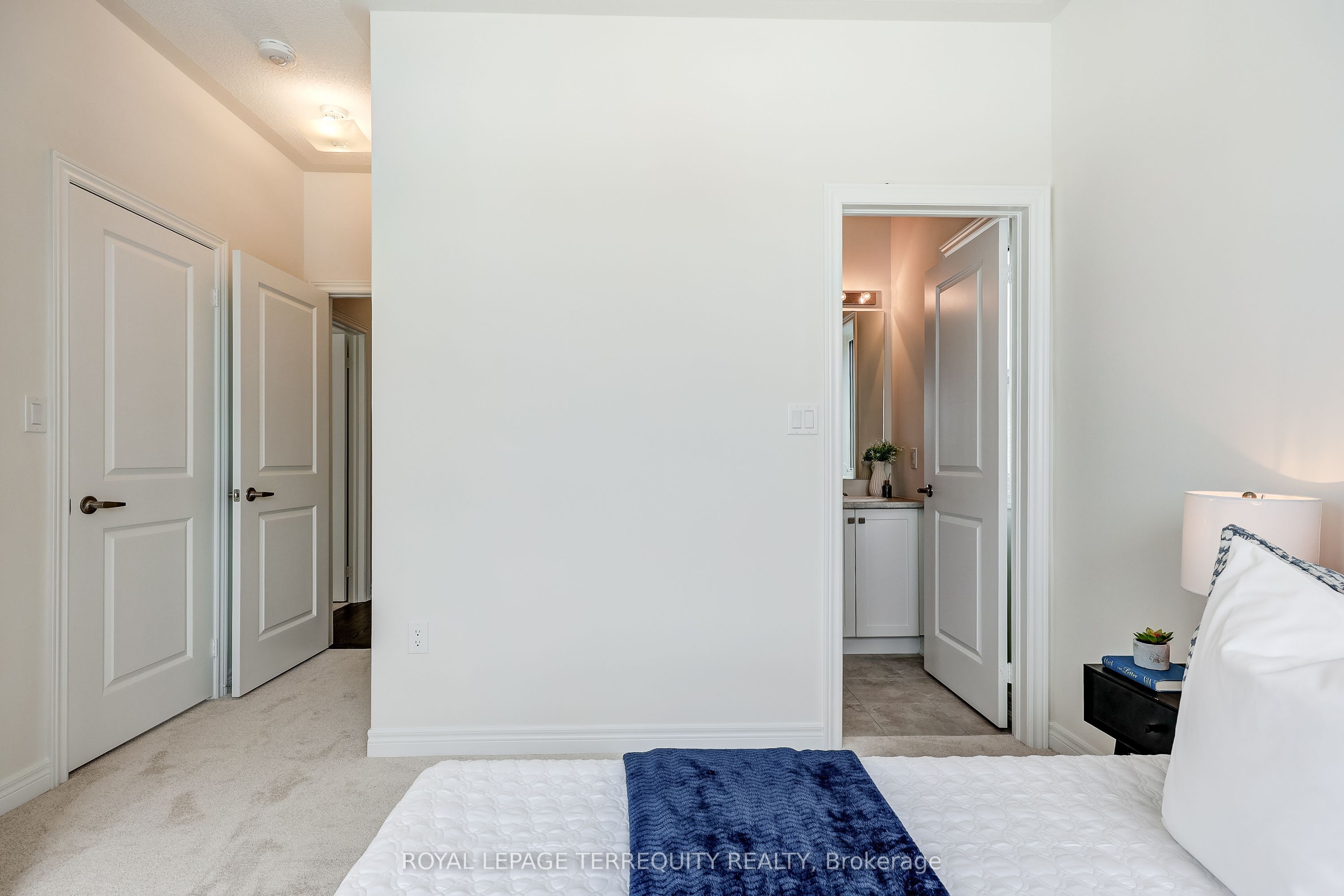 1226 Talisman Manor Property Photo 43