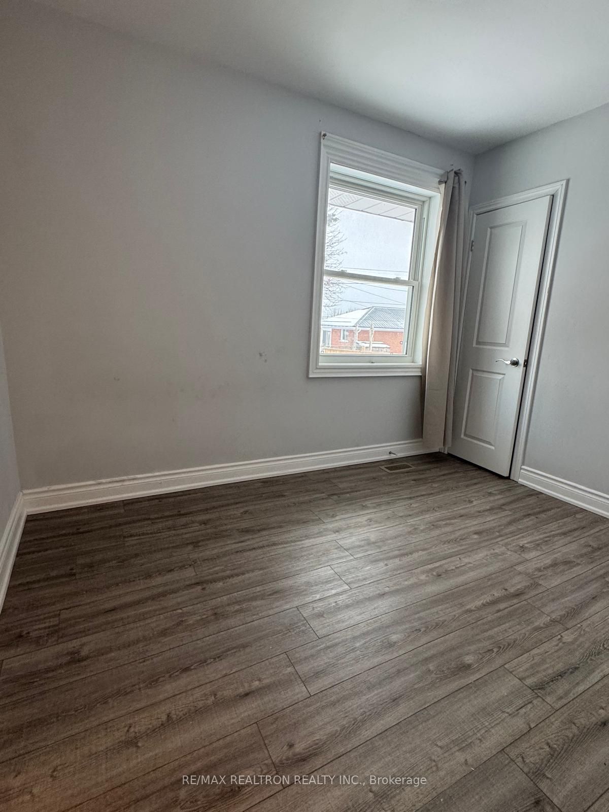 1467 Oxford Street Property Photo 9