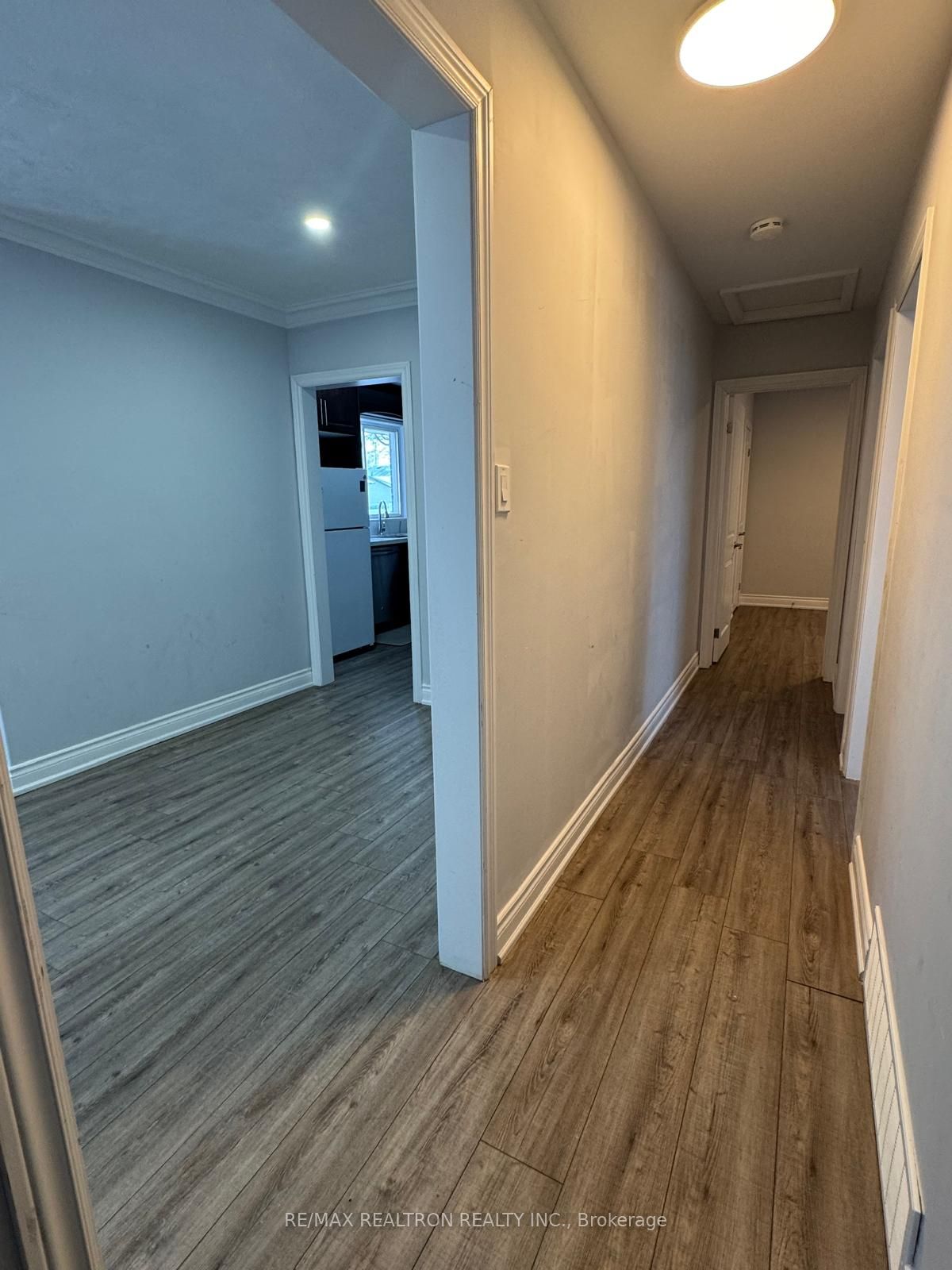 1467 Oxford Street Property Photo 11