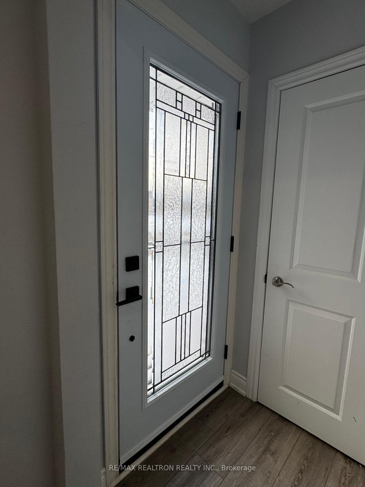 1467 Oxford Street Property Photo 12