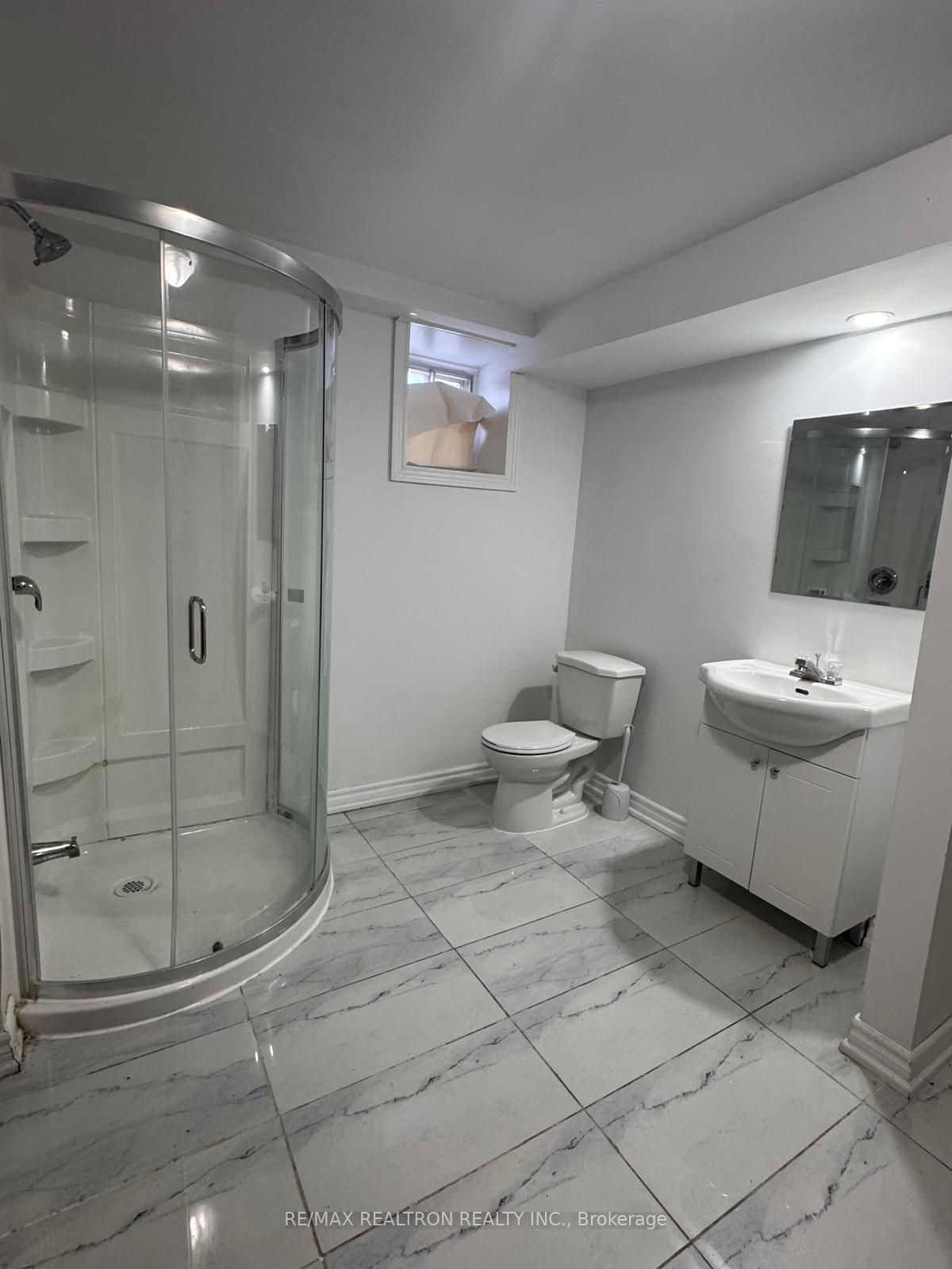 1467 Oxford Street Property Photo 15