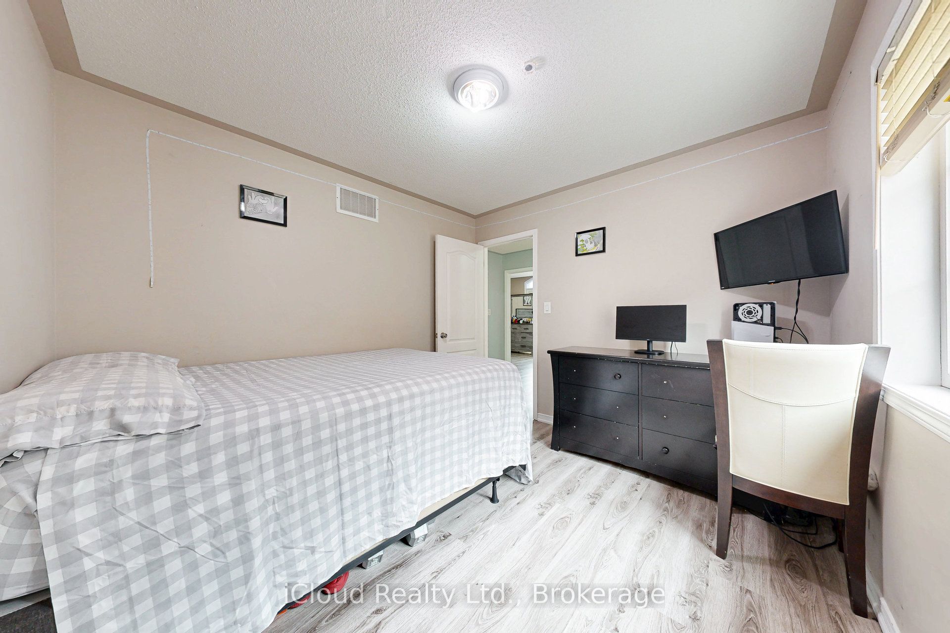 6 Mt Pleasant Avenue Property Photo 35