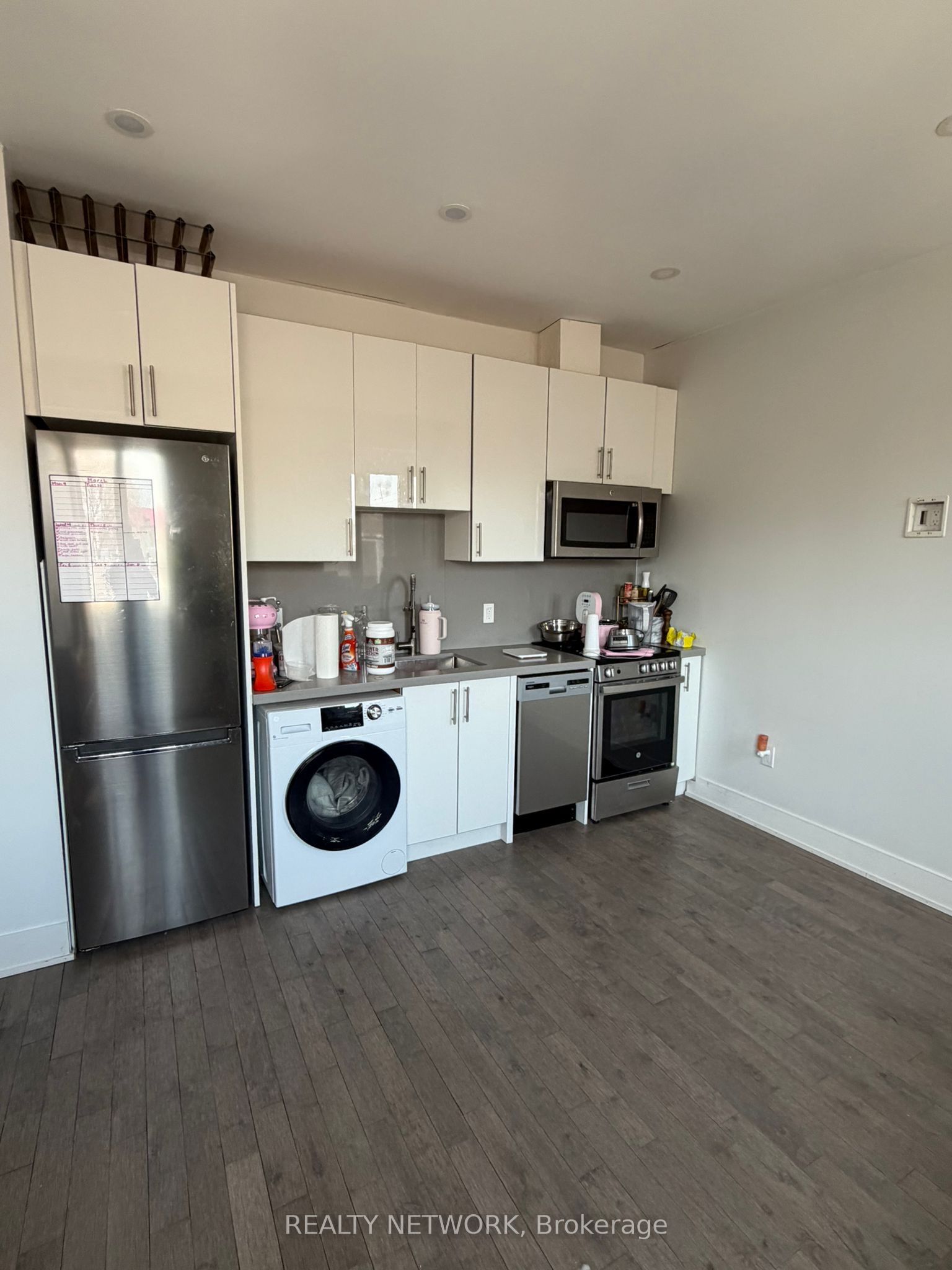 1415 Gerrard Street E Property Photo 15