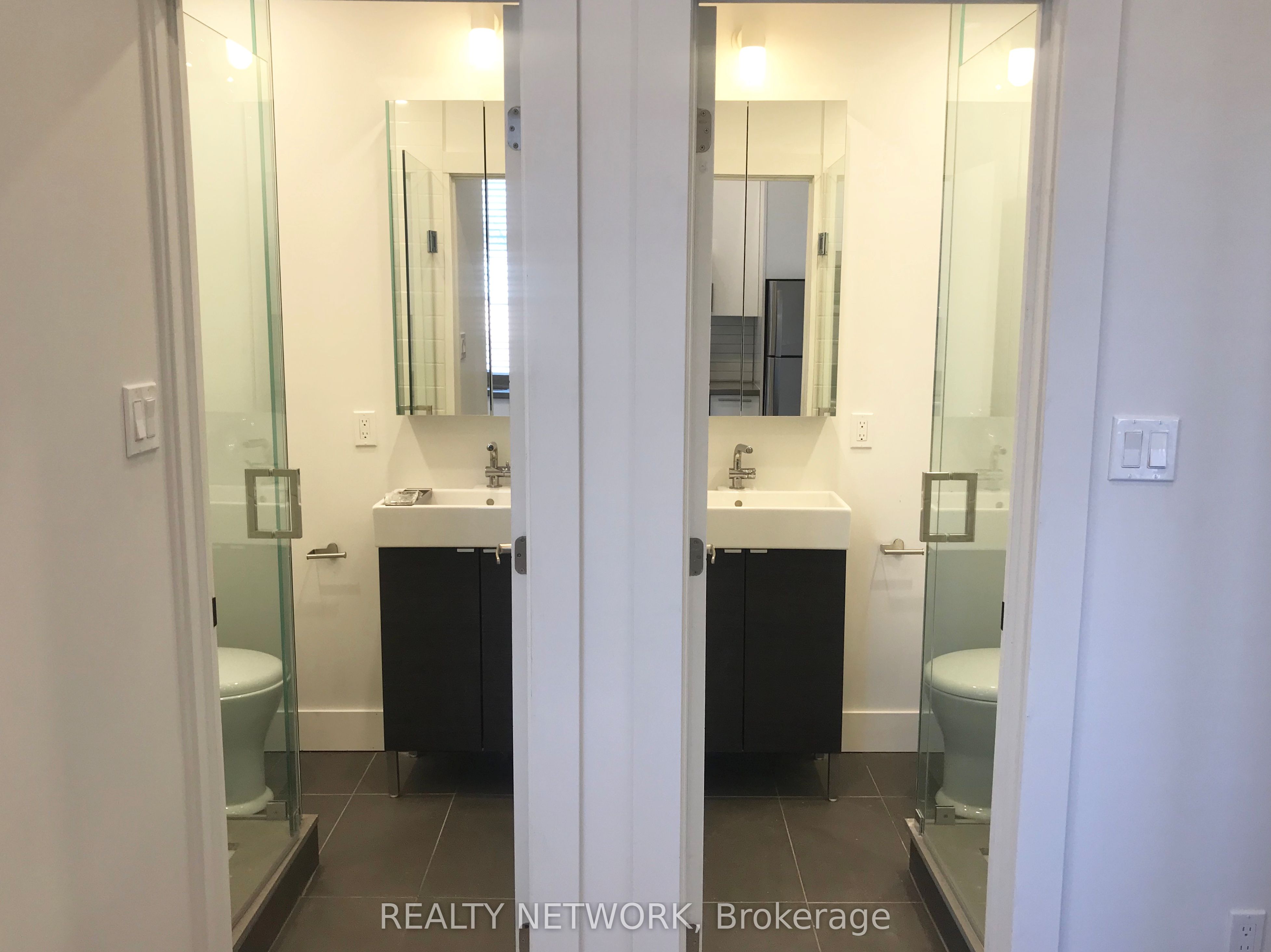 1415 Gerrard Street E Property Photo 21