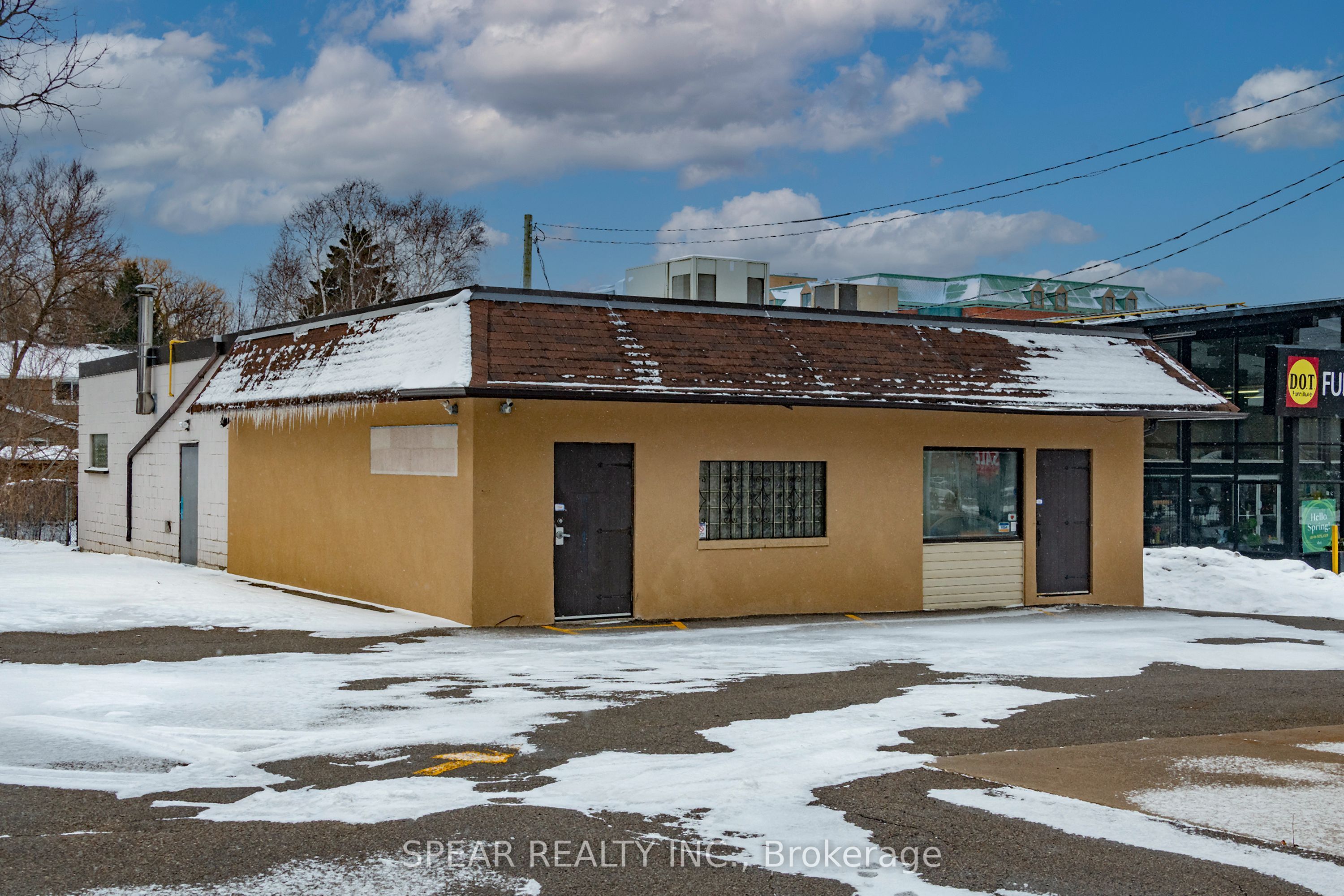 421 Dundas Street E Property Photo 4