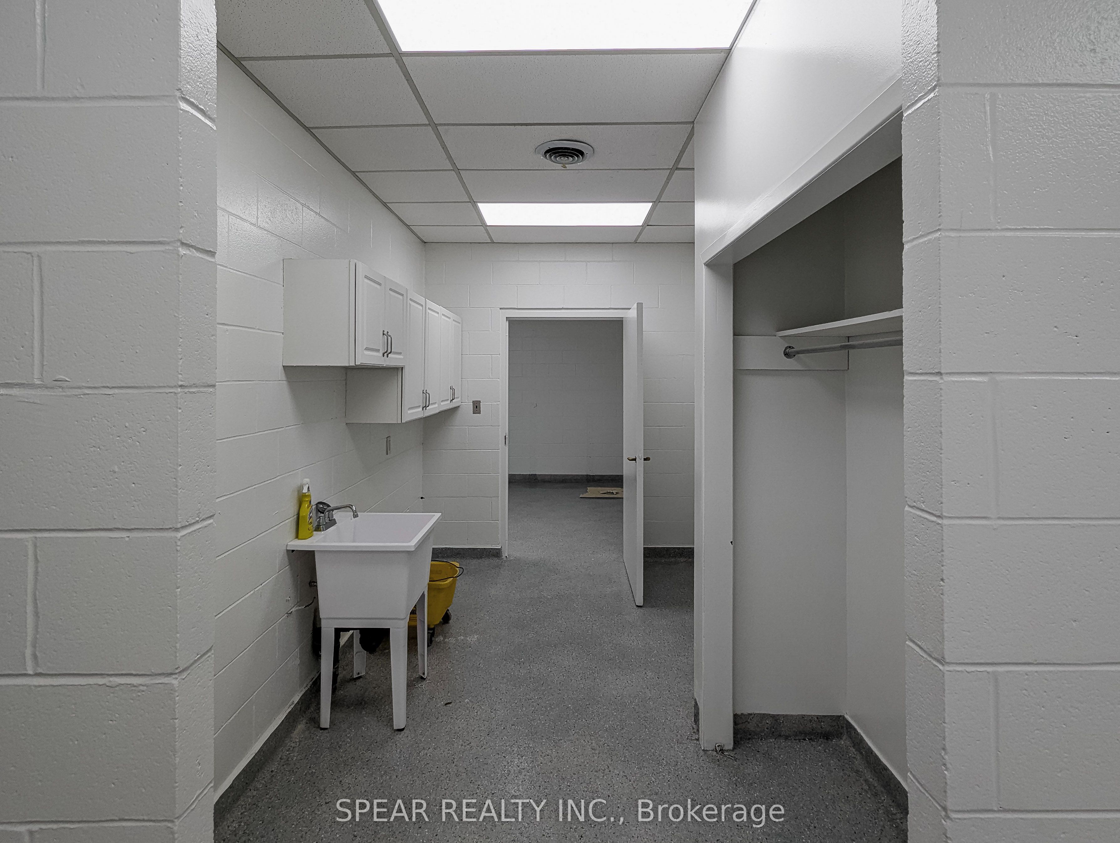 421 Dundas Street E Property Photo 8