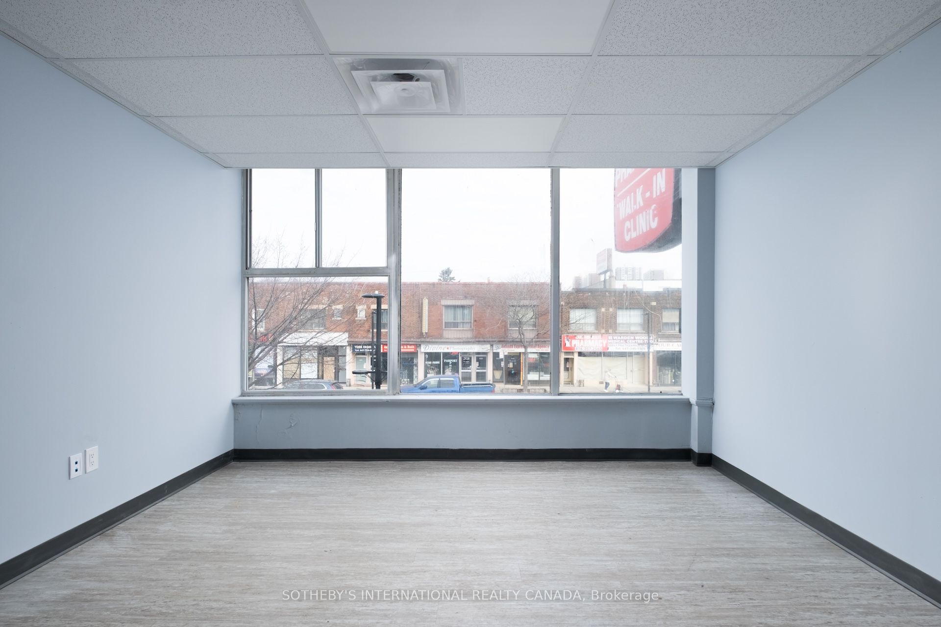2927 Danforth Avenue Second Floor Property Photo 4