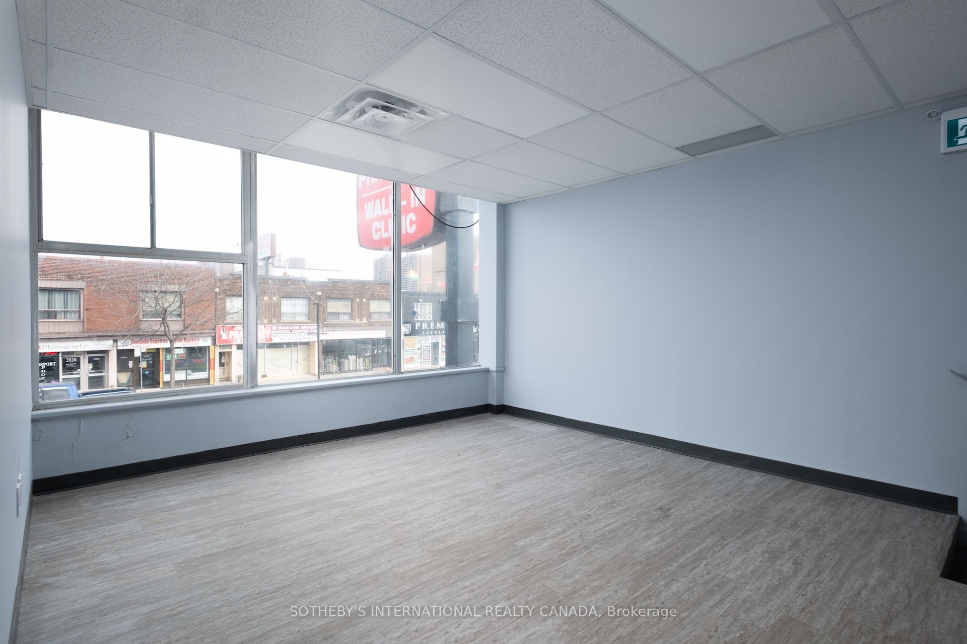2927 Danforth Avenue Second Floor Property Photo 5