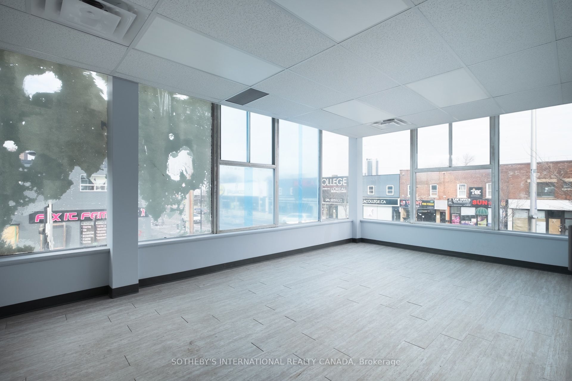 2927 Danforth Avenue Second Floor Property Photo 12