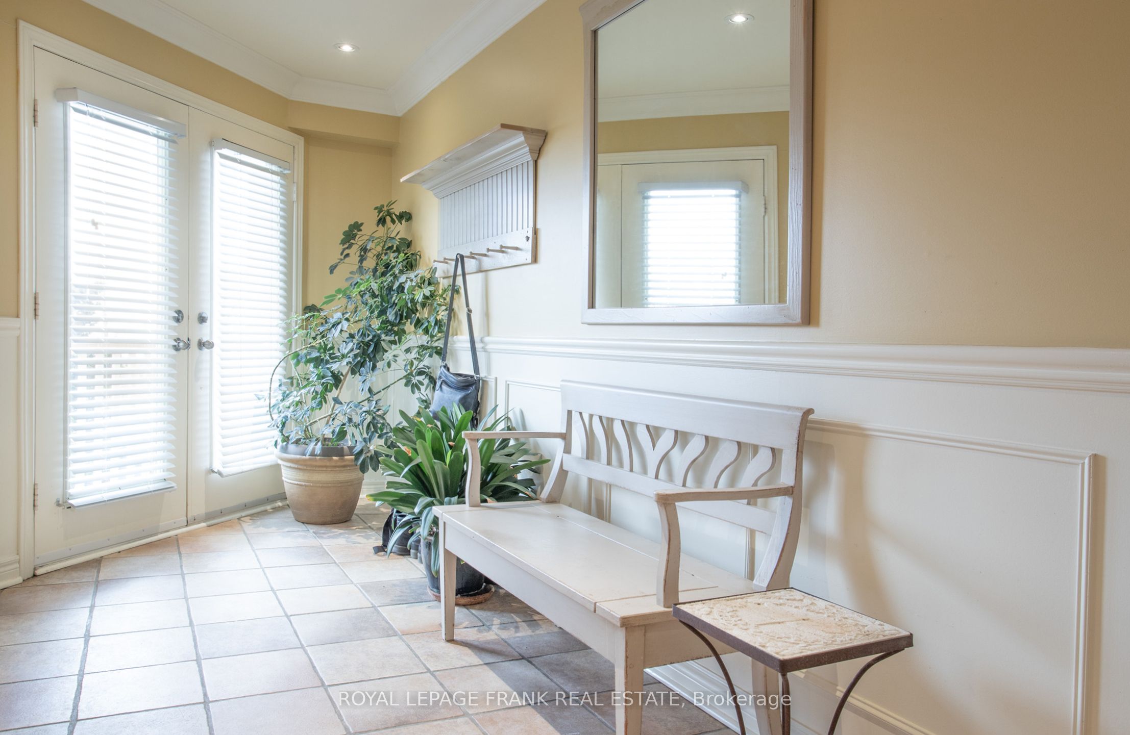 2940 Lakeview Boulevard Property Photo 3