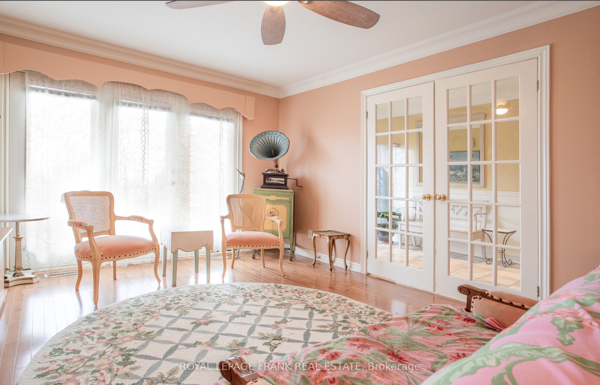 2940 Lakeview Boulevard Property Photo 4
