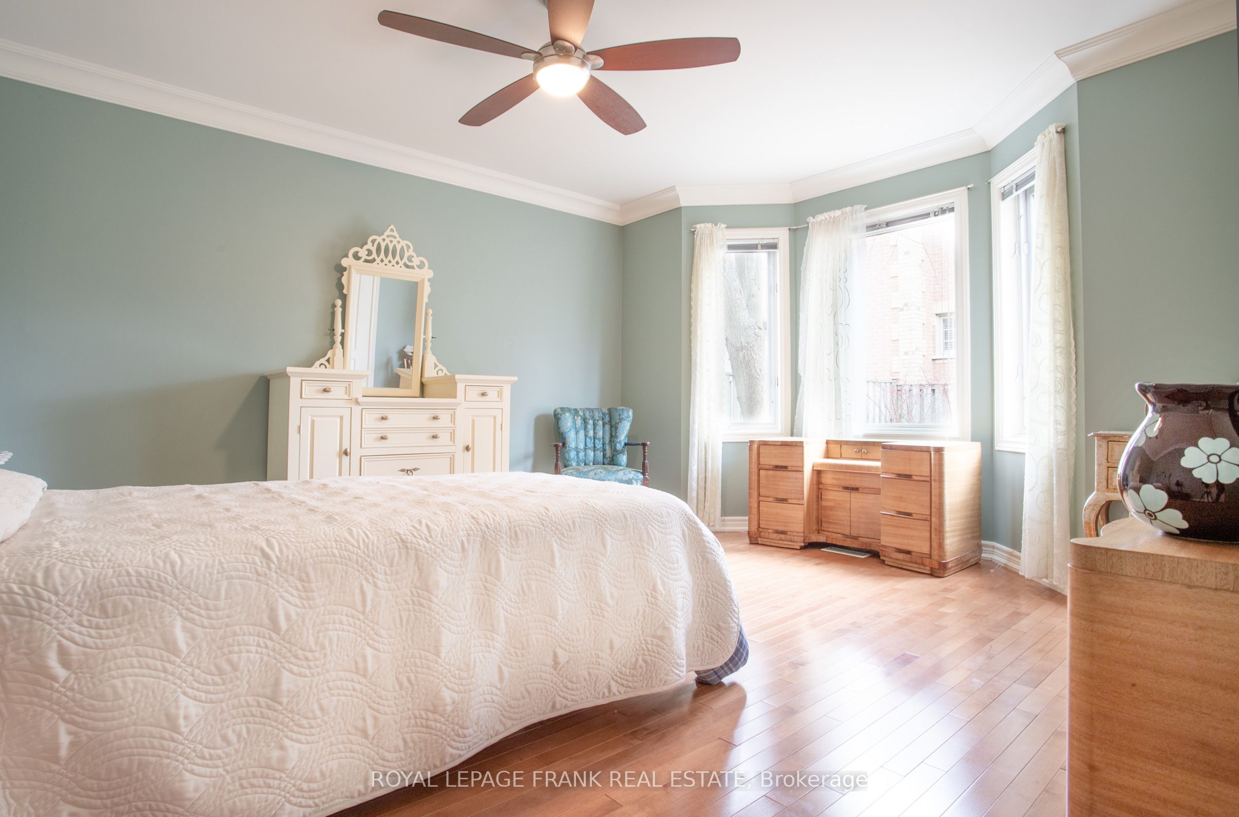 2940 Lakeview Boulevard Property Photo 7