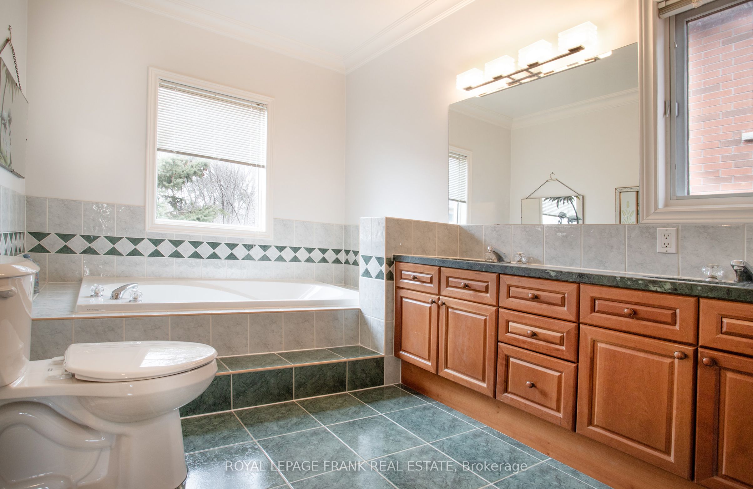 2940 Lakeview Boulevard Property Photo 18
