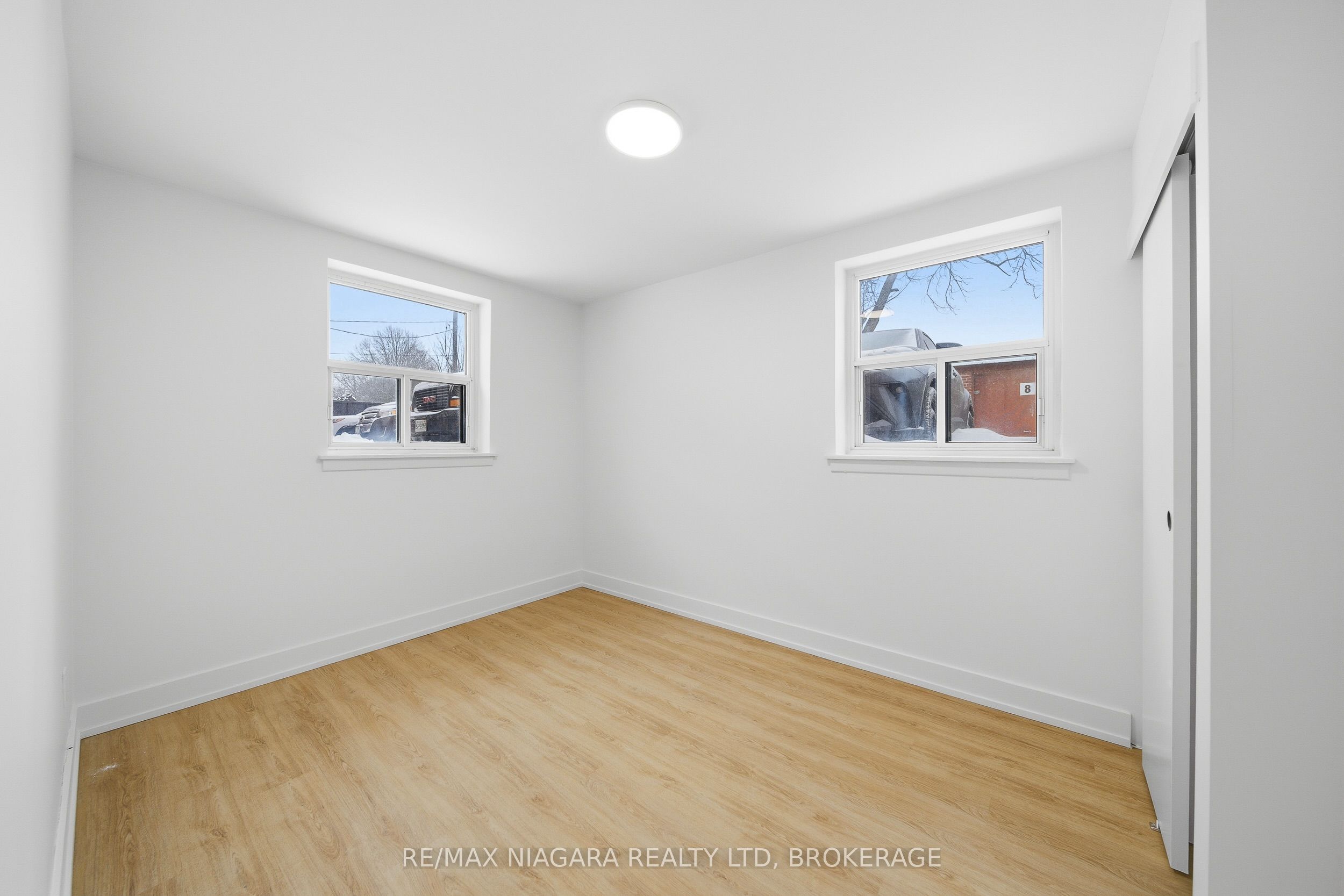 993 O'connor Drive Unit B Property Photo 8