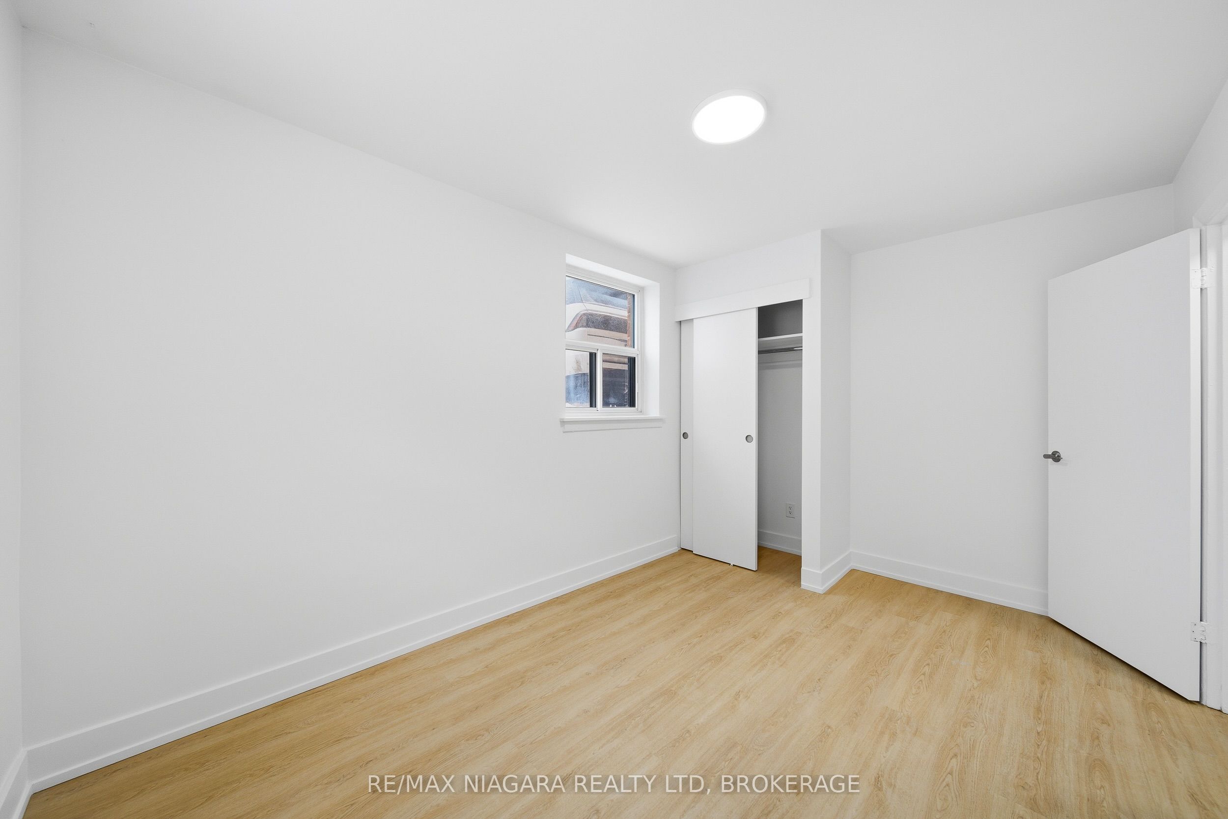 993 O'connor Drive Unit B Property Photo 9