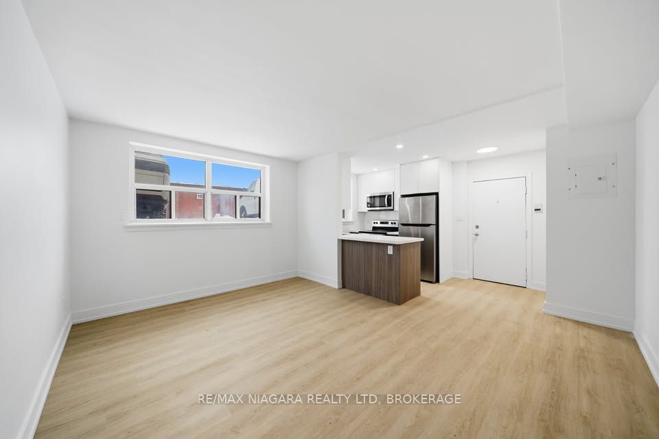 993 O'connor Drive Unit A Property Photo 2