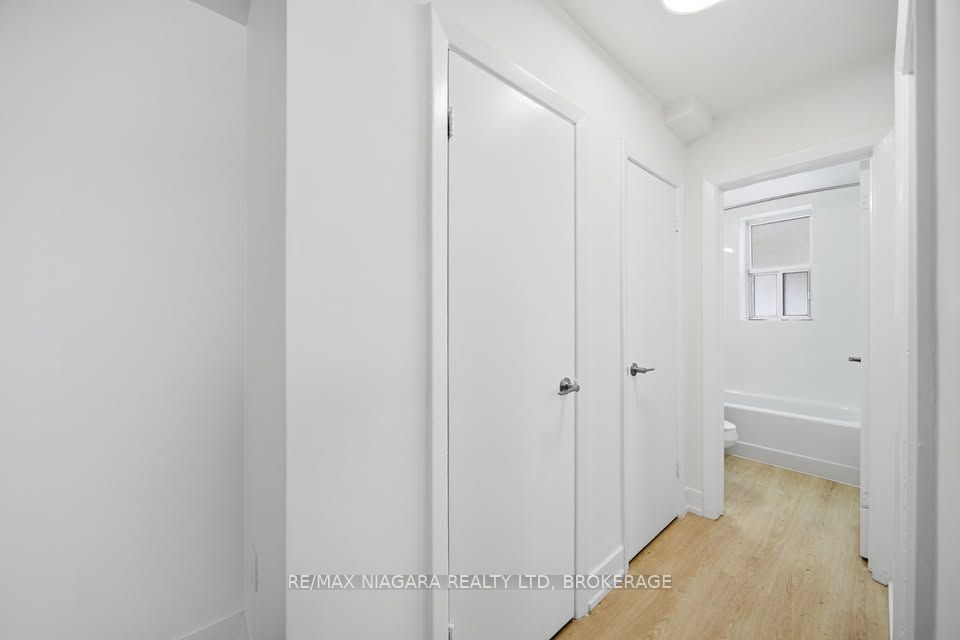 993 O'connor Drive Unit A Property Photo 8