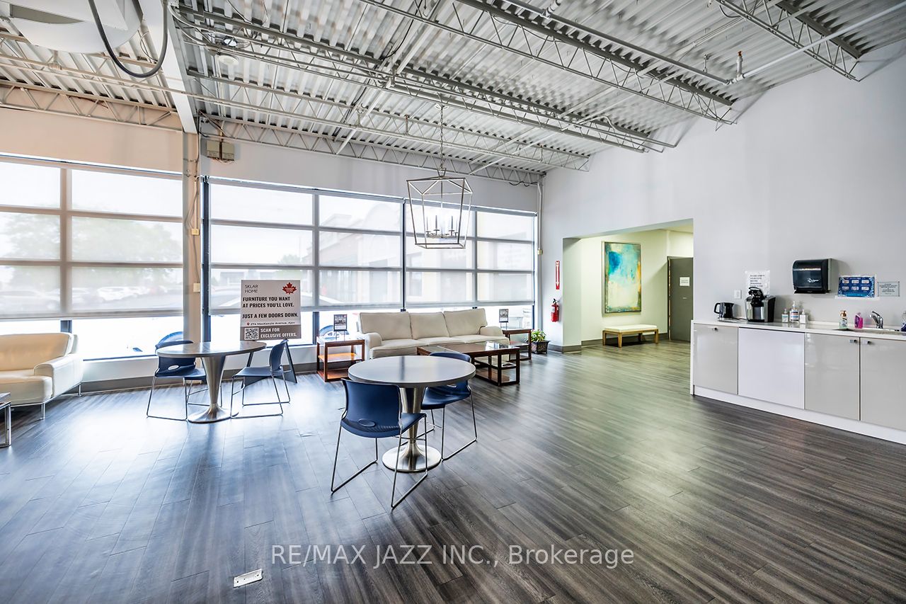 274 Mackenzie Avenue 300 Property Photo 18