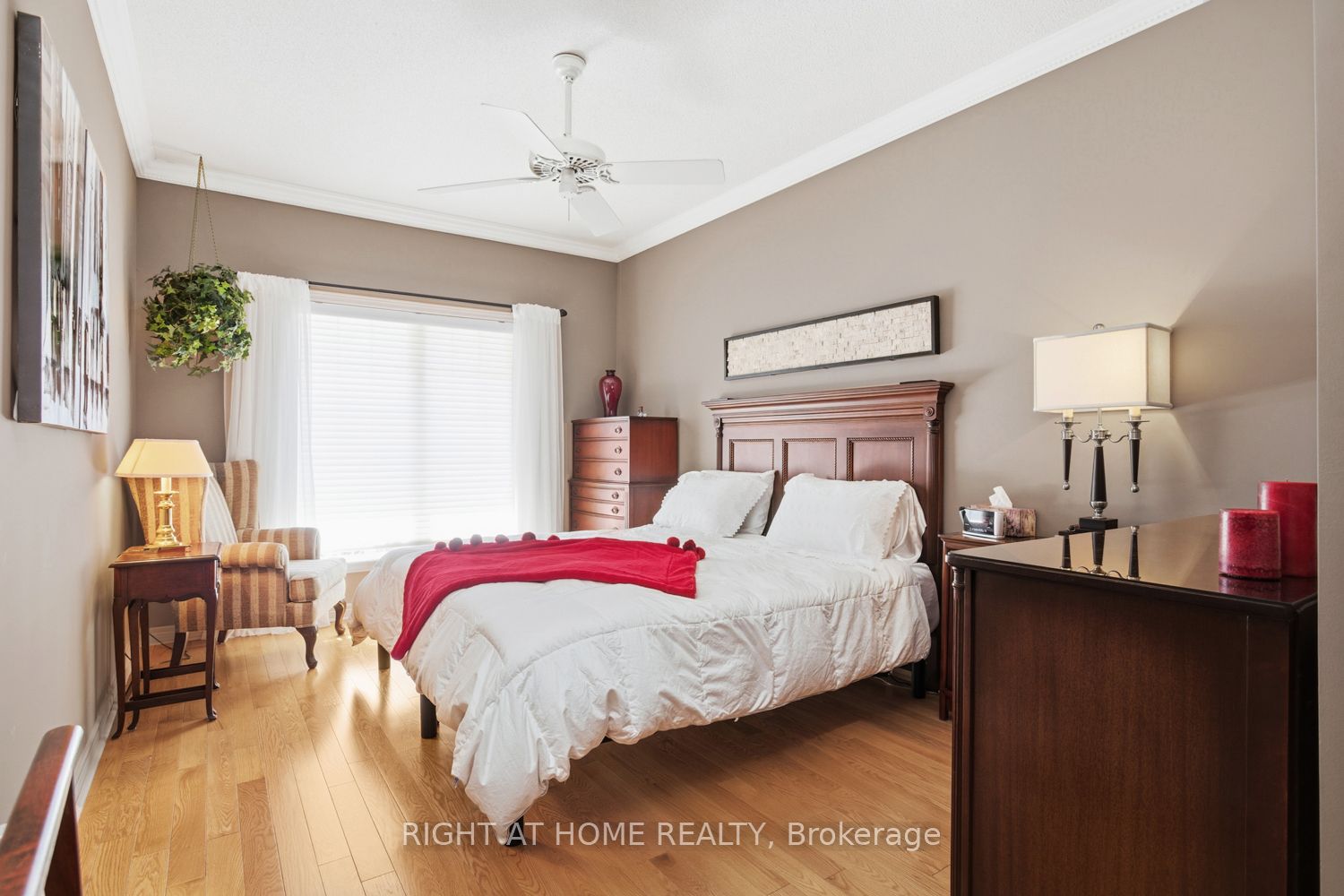 303 Waterbury Crescent Property Photo 24