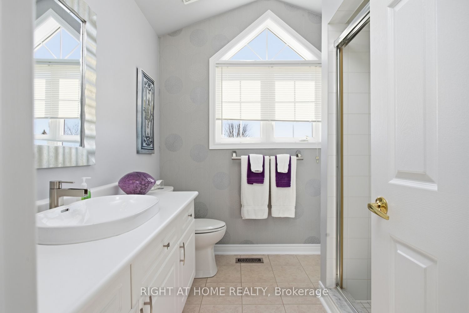 303 Waterbury Crescent Property Photo 30