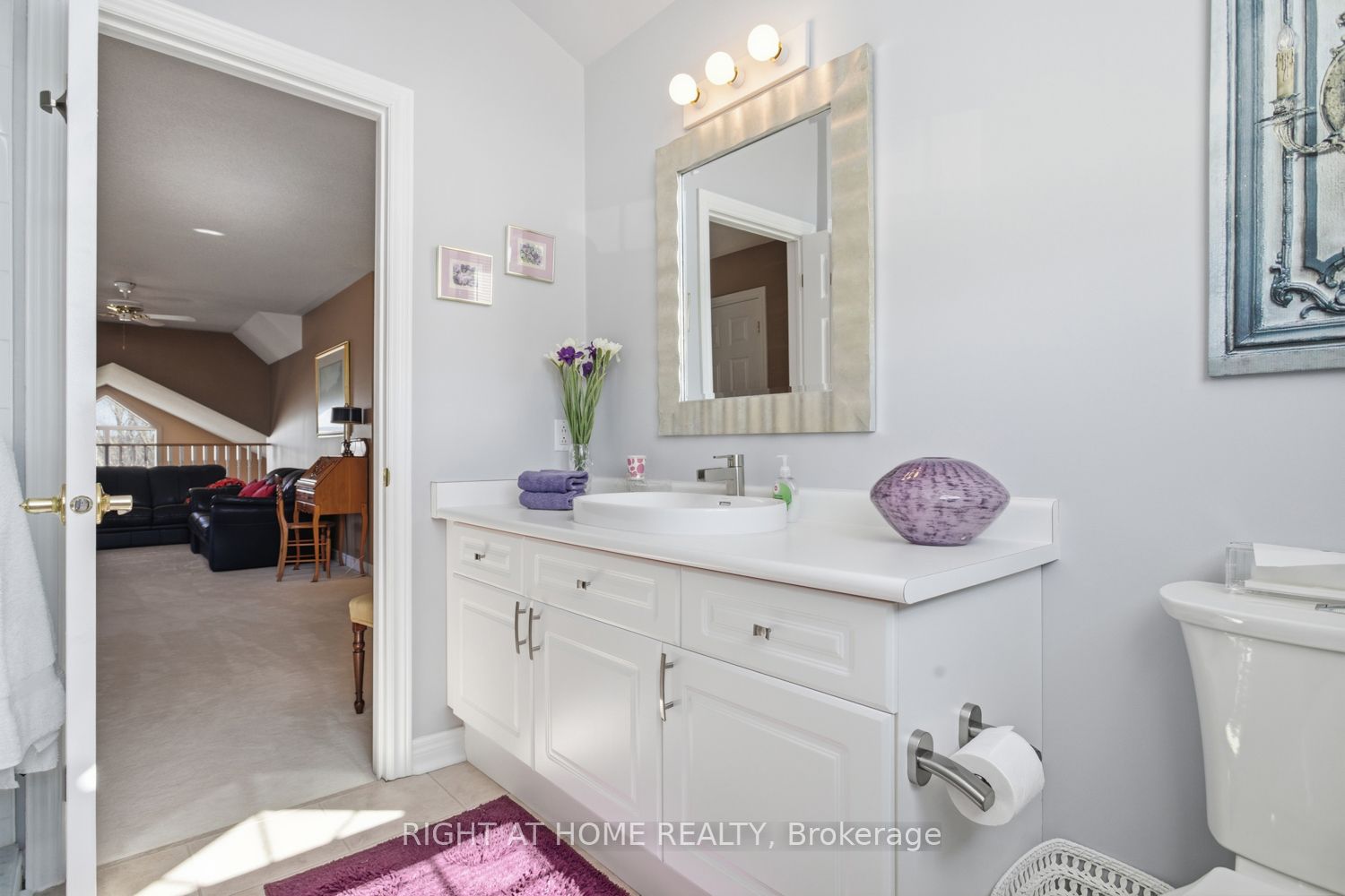 303 Waterbury Crescent Property Photo 32