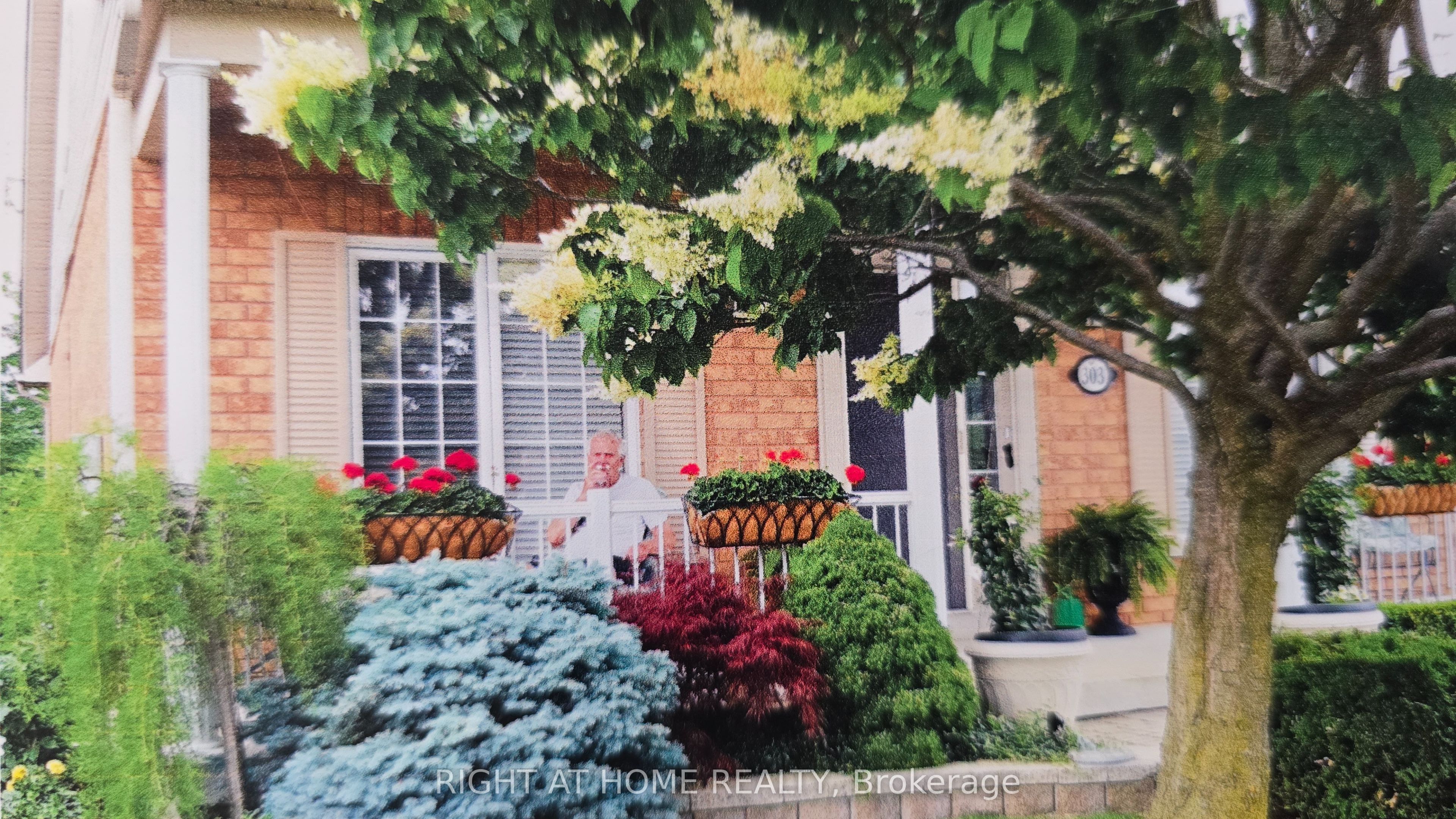 303 Waterbury Crescent Property Photo 46