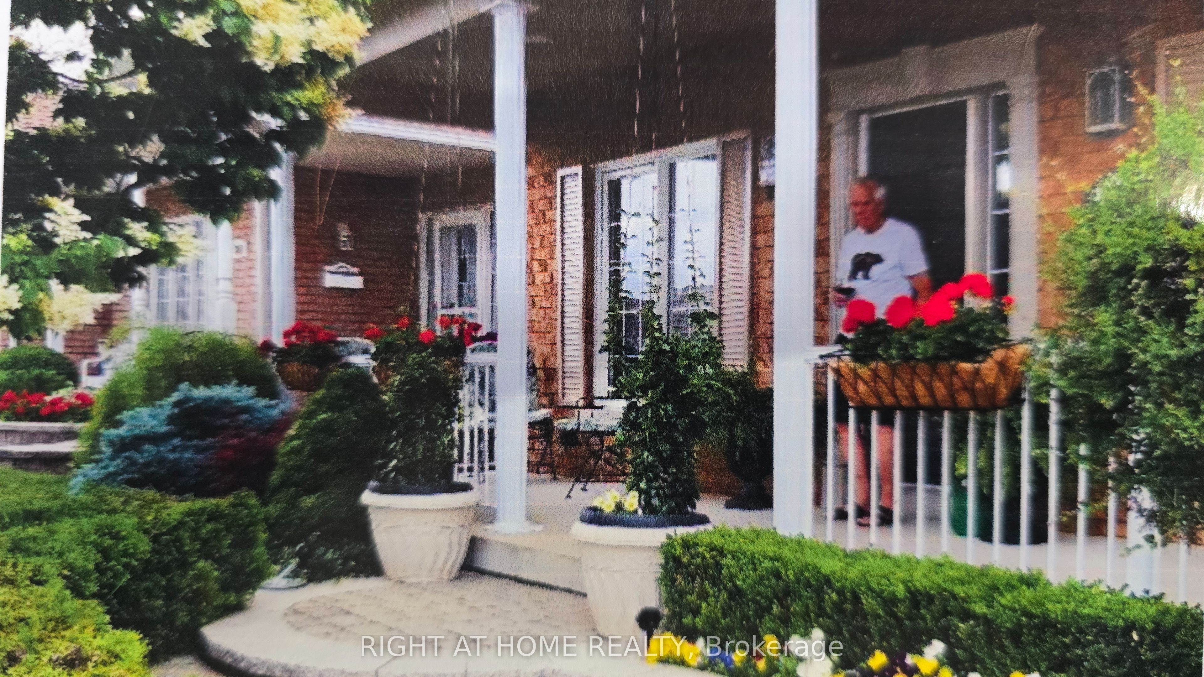 303 Waterbury Crescent Property Photo 48