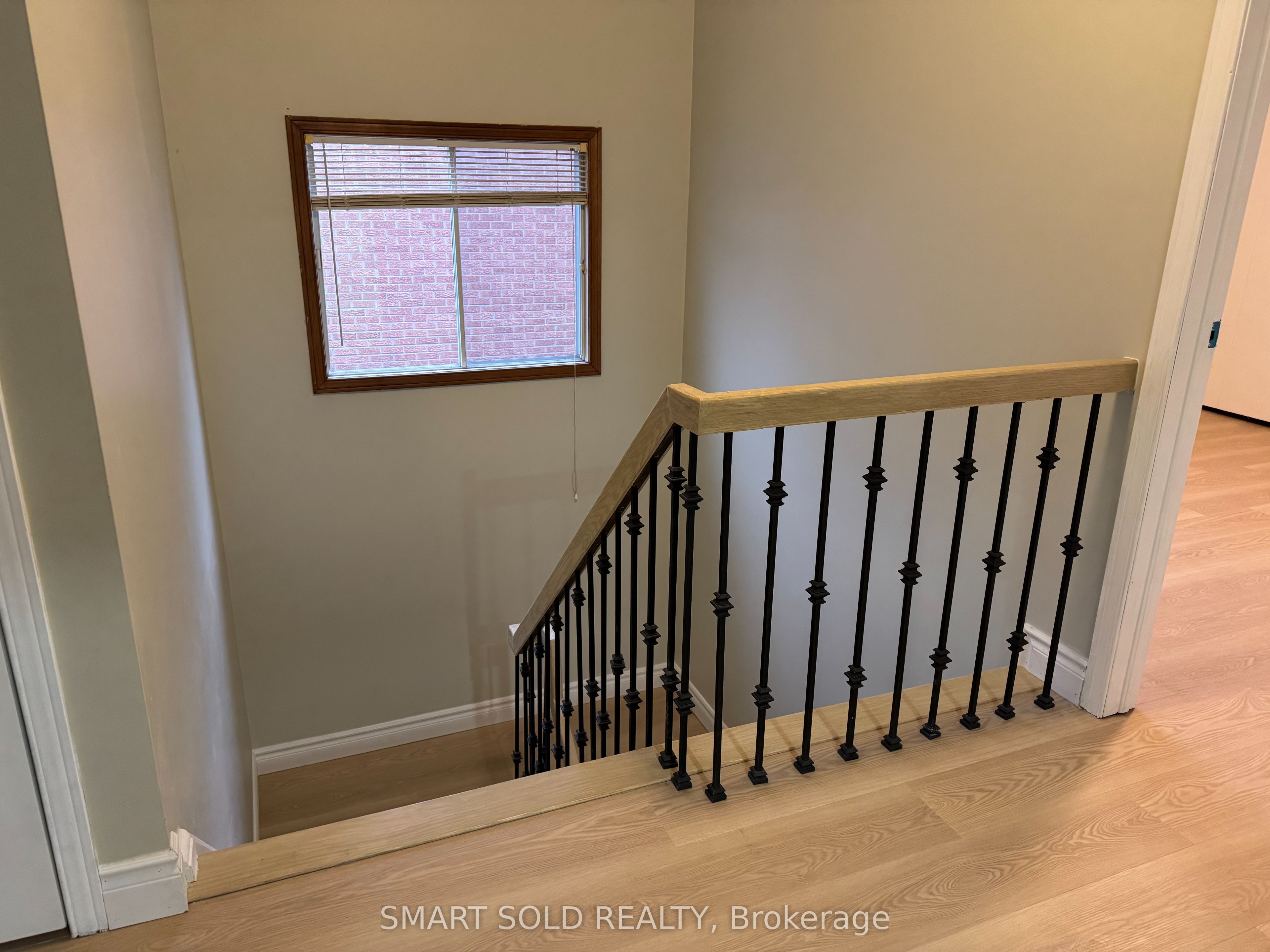 217 Waverly Street N Property Photo 15