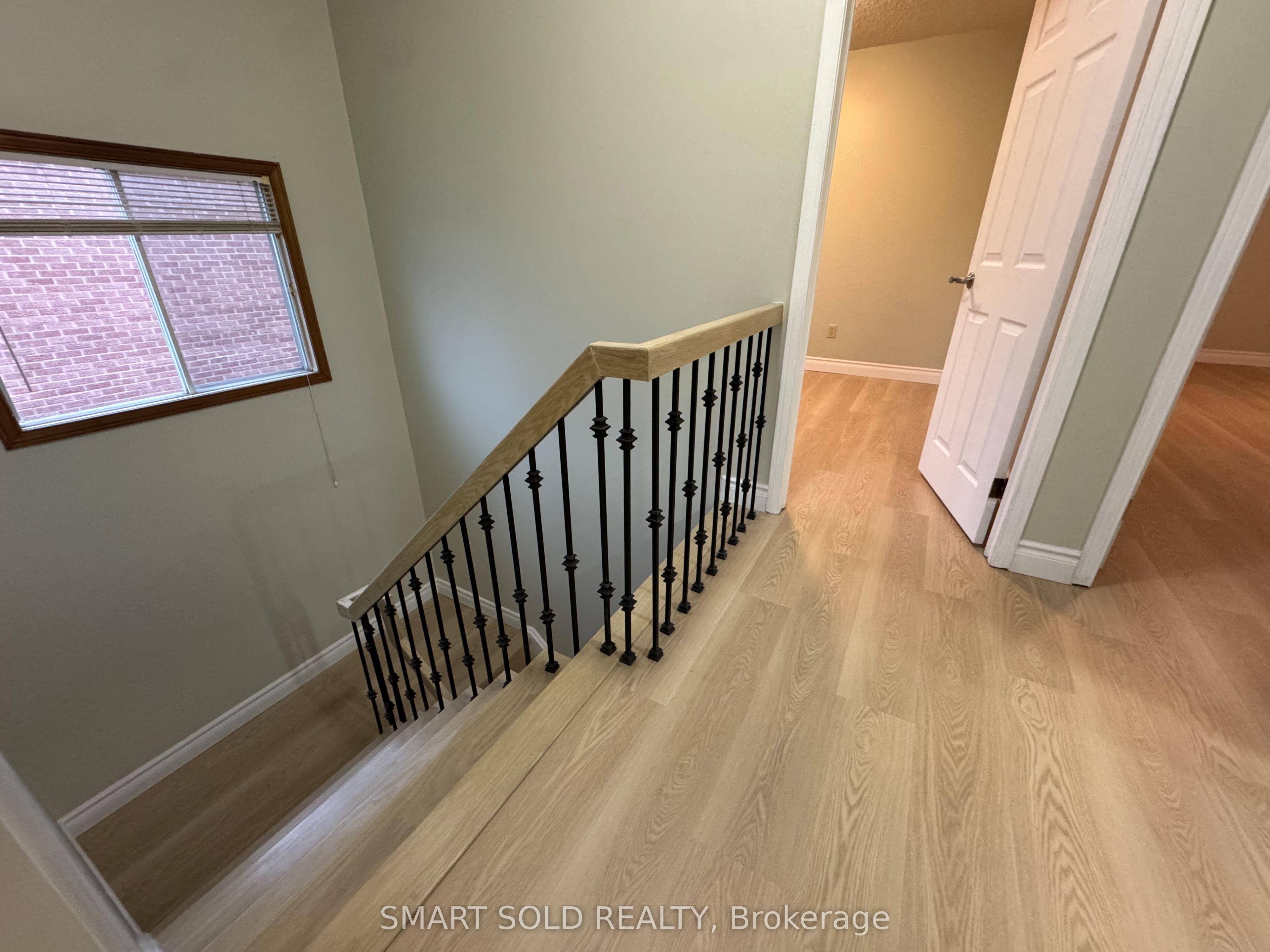217 Waverly Street N Property Photo 16