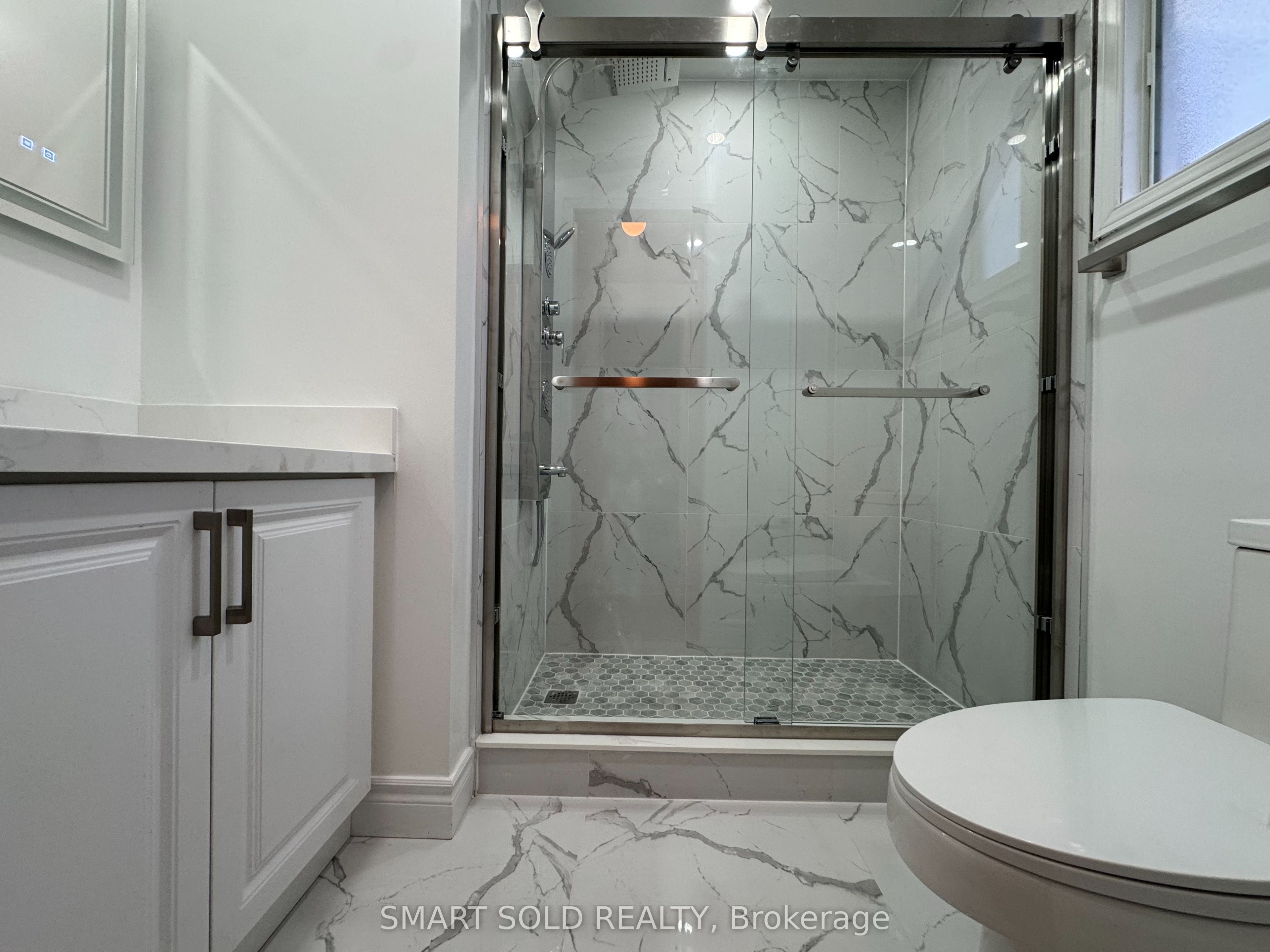 217 Waverly Street N Property Photo 19