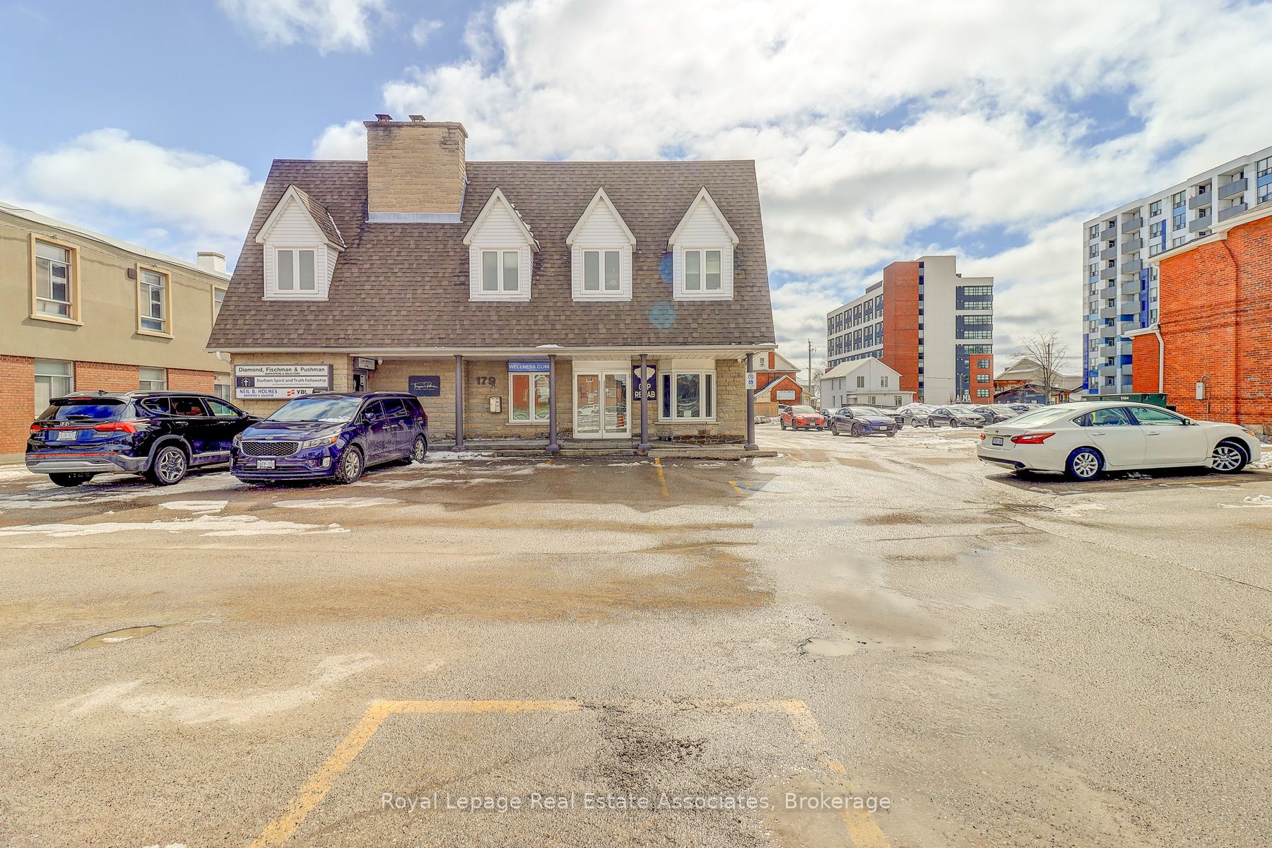 179 King Street E Property Photo 4